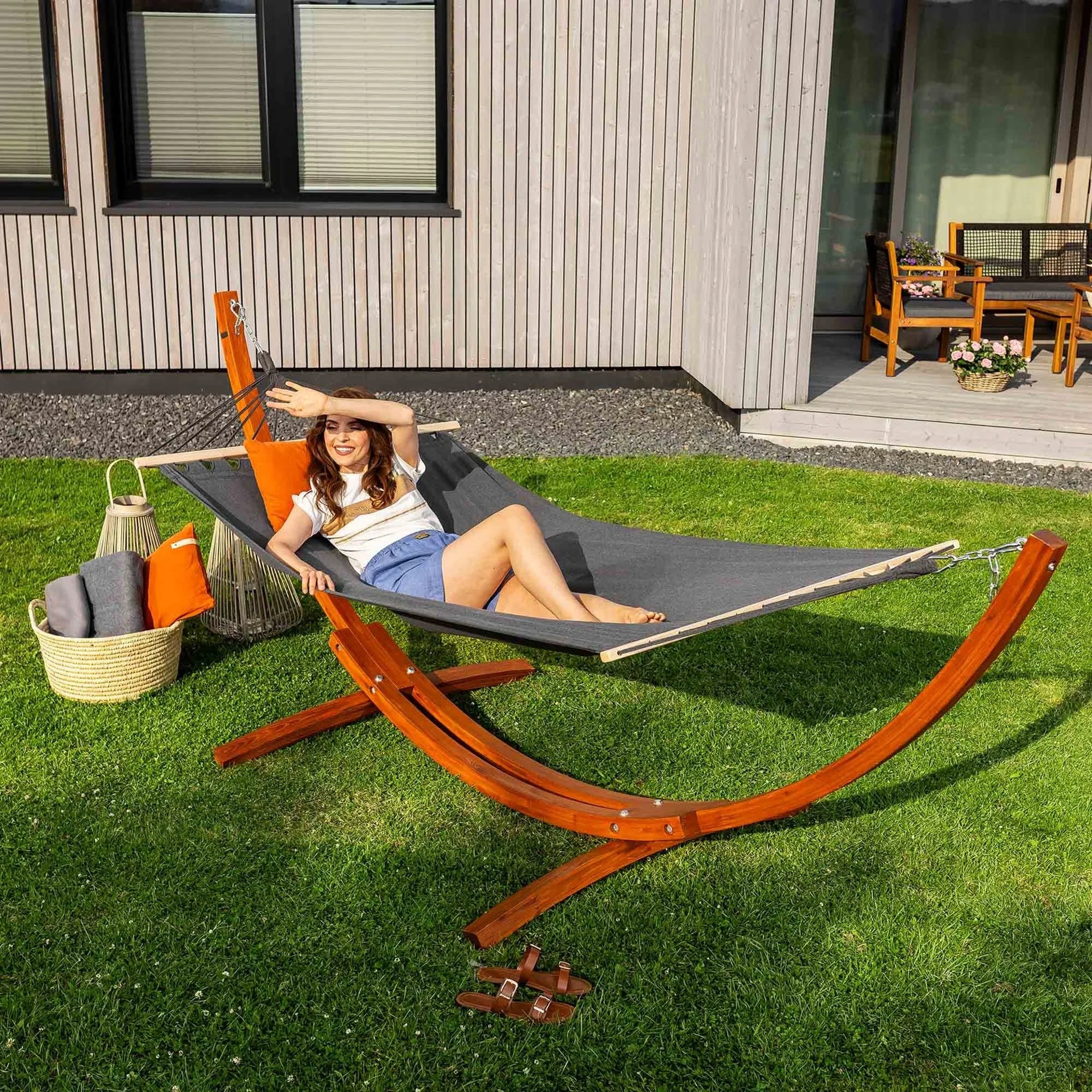 Garden Hammock Trevia With Frame Wooden Frame Up to 150kg divolio Manufacturer di volio