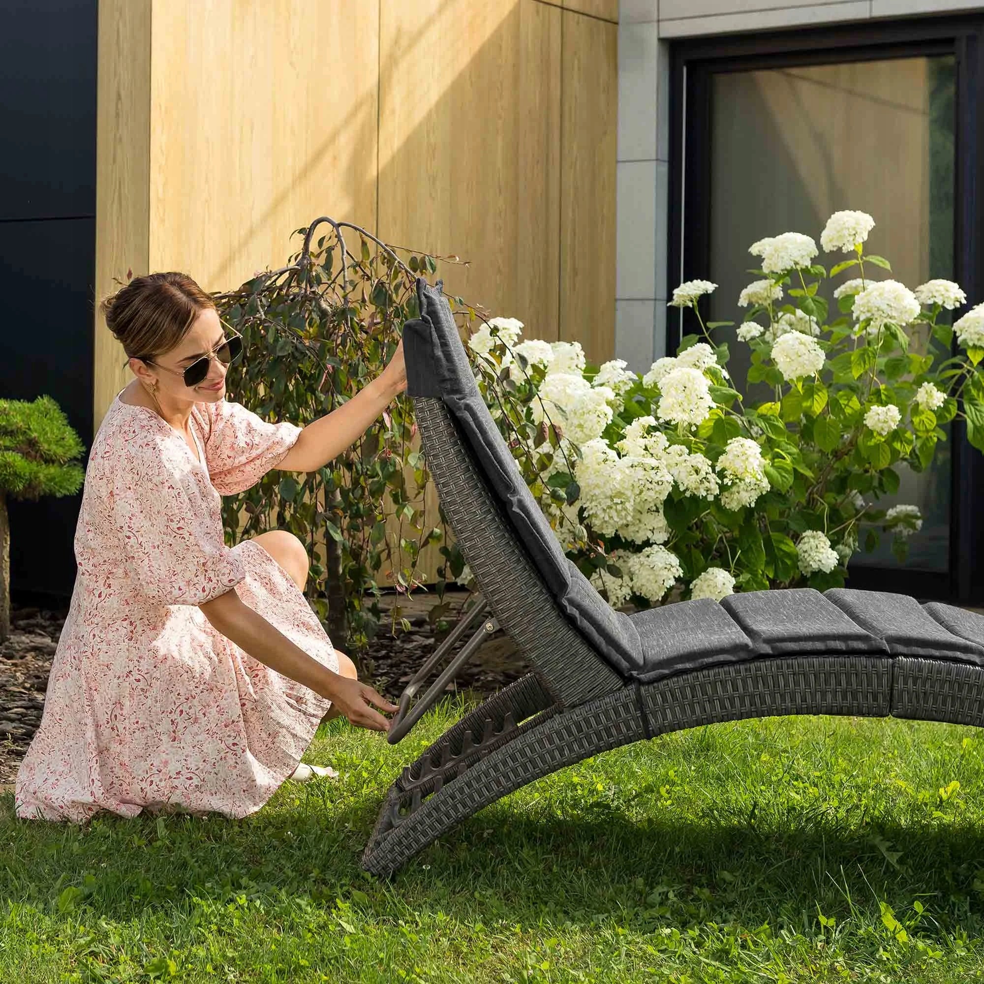 Garden Lounger Adjustable Folding Armchair Adjustable Couch Terrace Balcony Manufacturer code DV-013HML szary