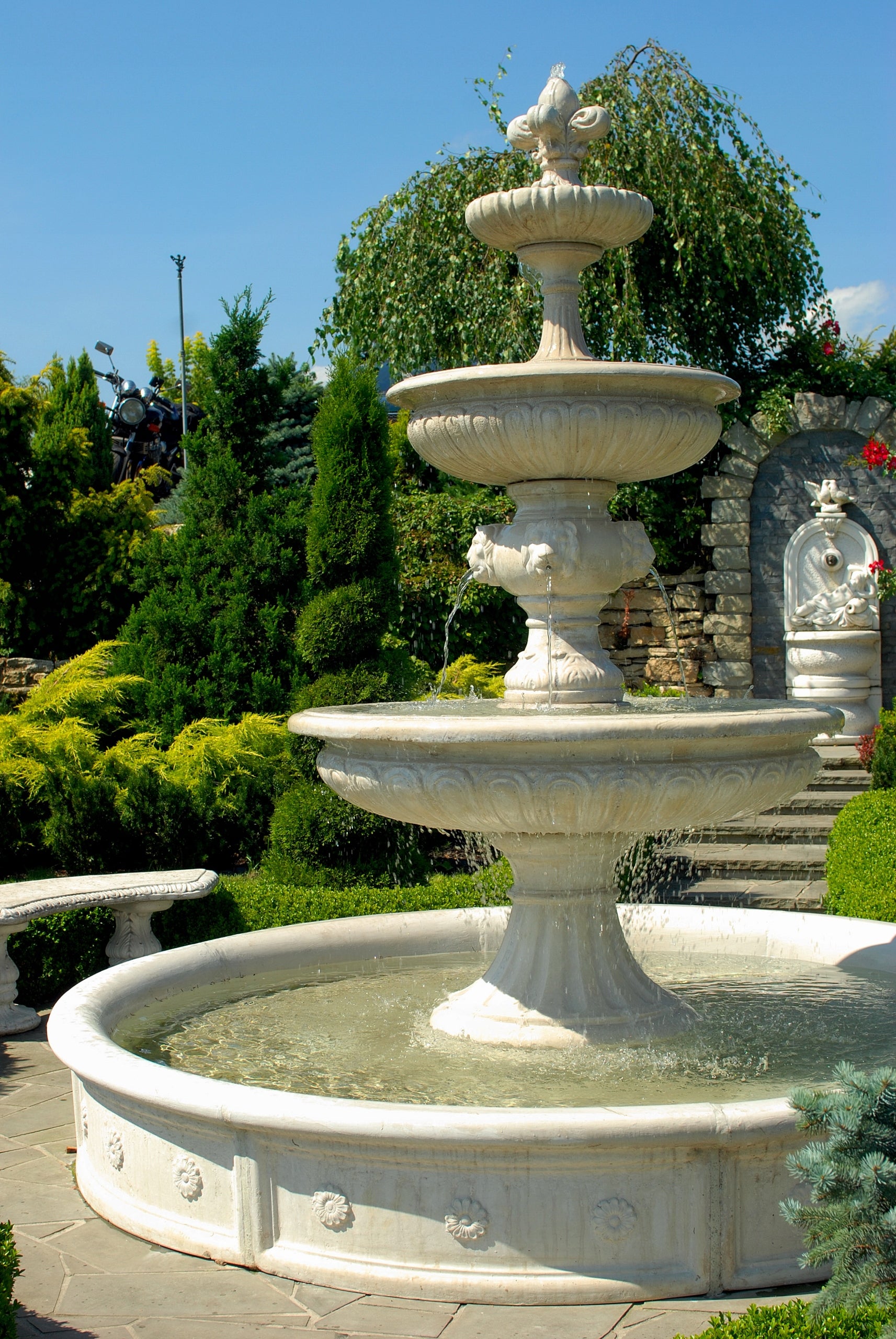 Garden fountain large with ring concrete Eyelet fountain flower Ø 250 cm Type fountain (pump)