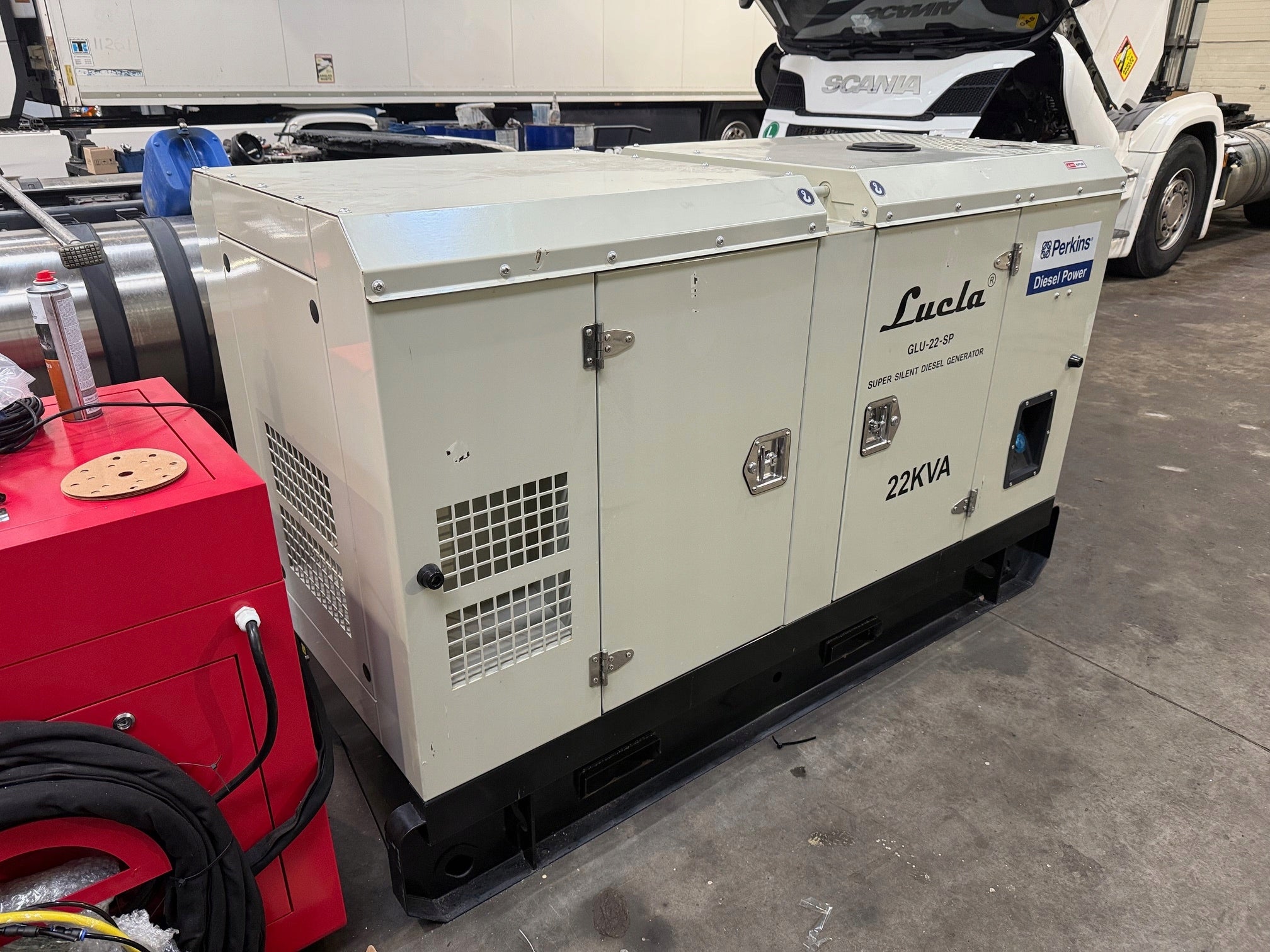 Generator set LUCLA GLU-22-SP 20 Kw very quiet 3 phase 22 kva Packaging status original