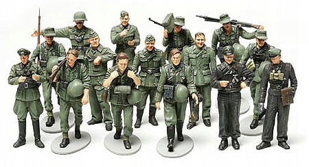 Fertigmodell Tamiya Deutsche Infanterie bei Manövern, 1/48, 32530