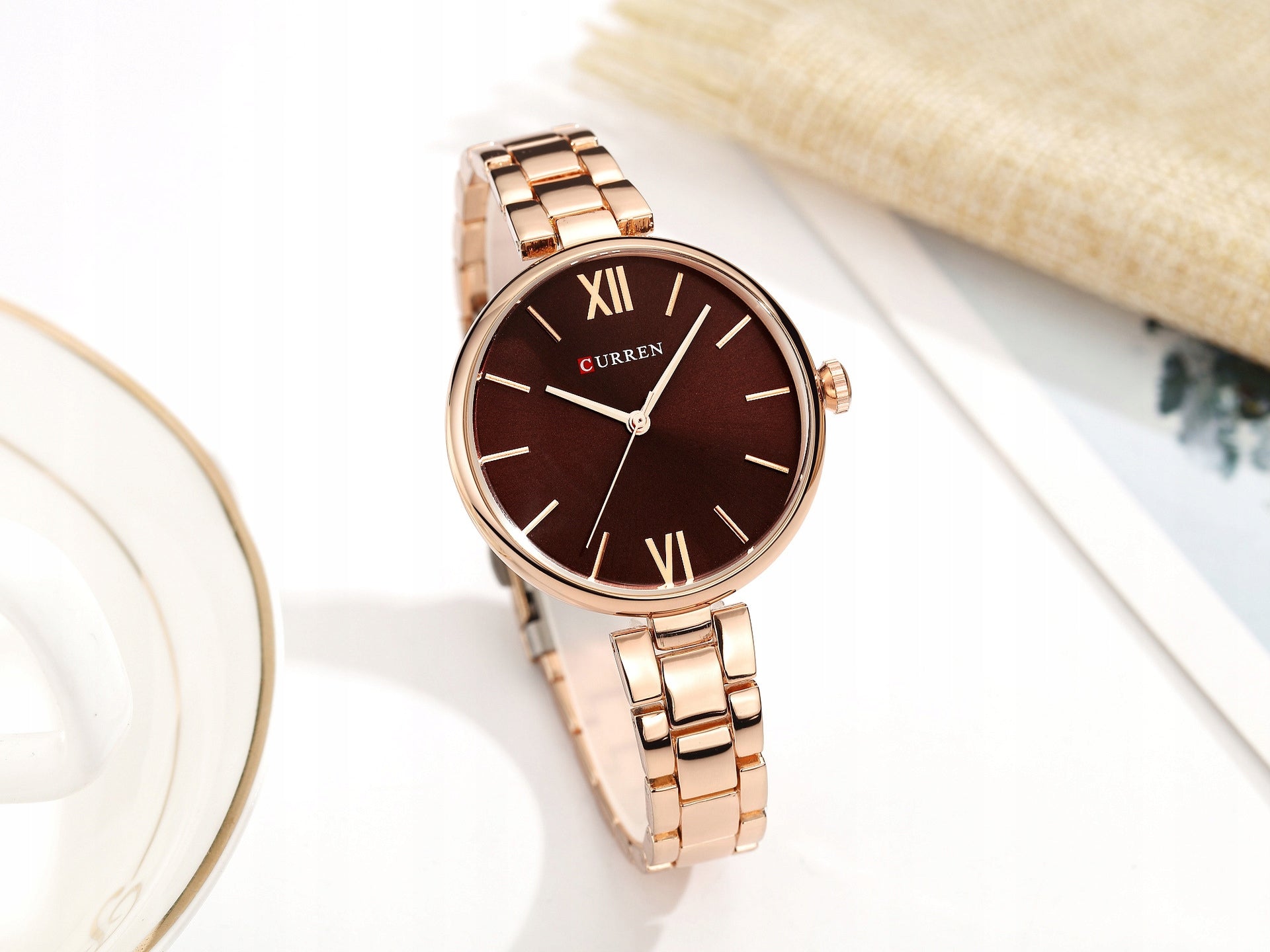 Gold Women's Watch On Bracelet CURREN Date Gift Box Brand Curren