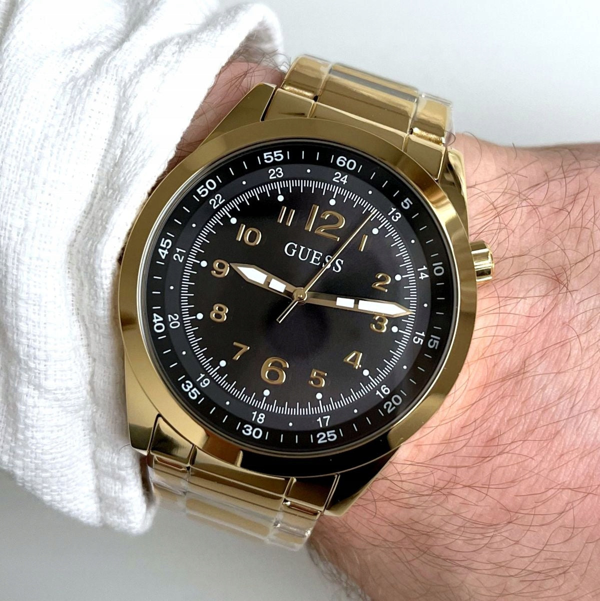 Gold watch Guess Max with black dial and gold bracelet GW0493G2 Brand Guess