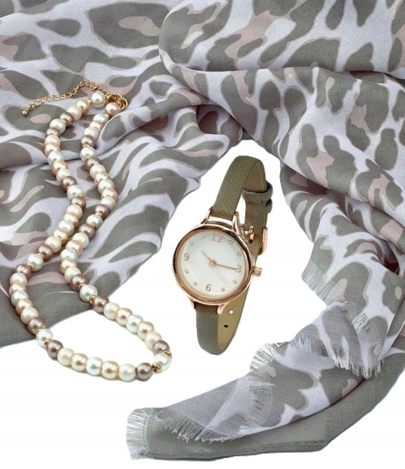 Gray spotted scarf + watch + HALOO necklace