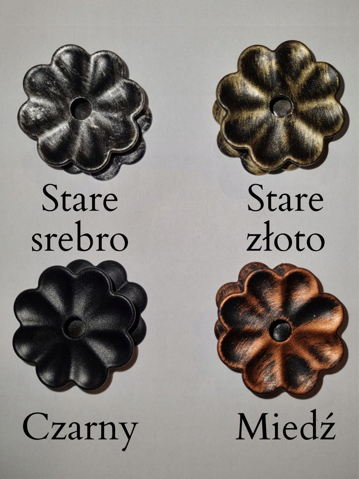 Grills Tripod 180cm + grate 50cm + chain Embellishment with "C" with pinecone Grill depth 80 cm