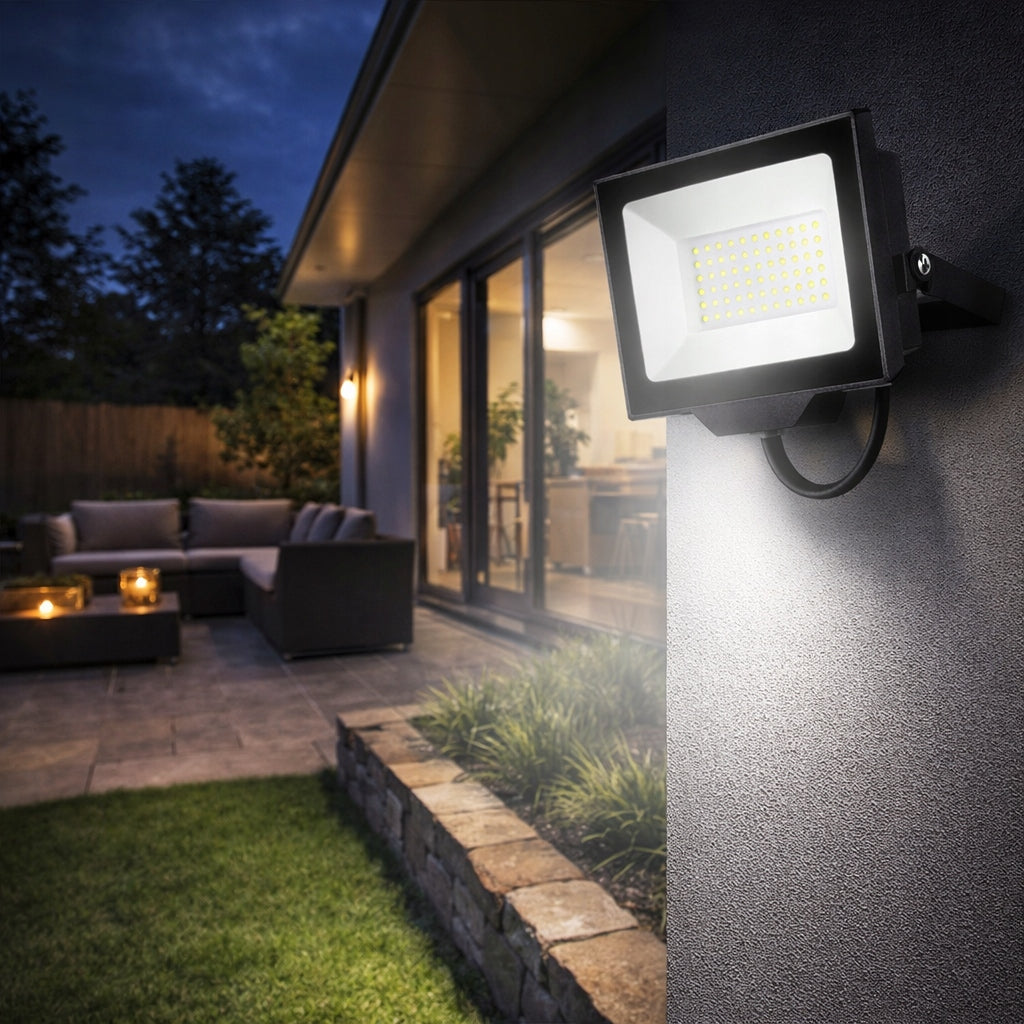 HALOGEN LED Floodlight Lamp 50W 4500K OUTDOOR IP65 For Garage Strong Packaging status original