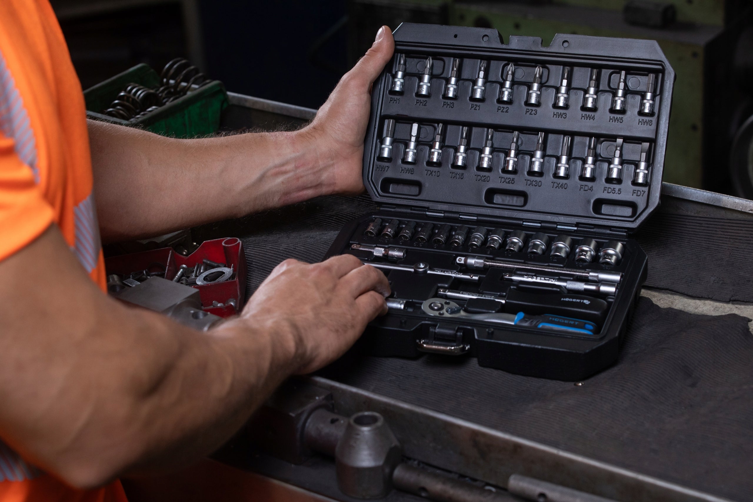 HOGERT SOCKET SET BITS SOCKET WRENCHES SET OF KEYS HT1R216 46EL 1/4 Brand Hoegert Technik
