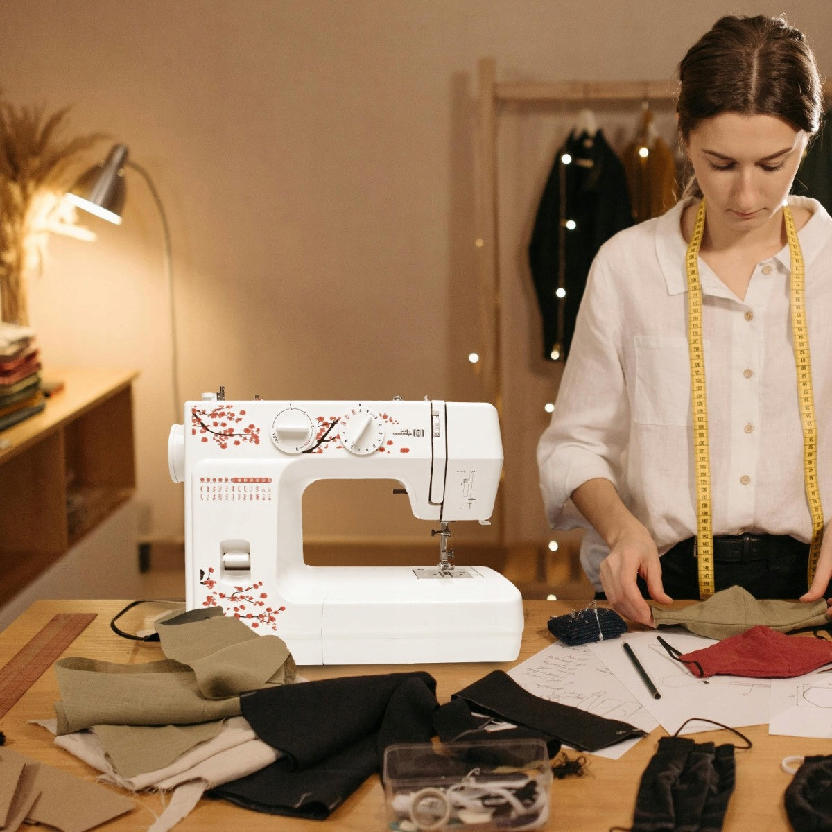 HOME SEWING MACHINE STRONG ADJUSTABLE 48X STITCH PATTERNS + ACCESSORIES Hook swing