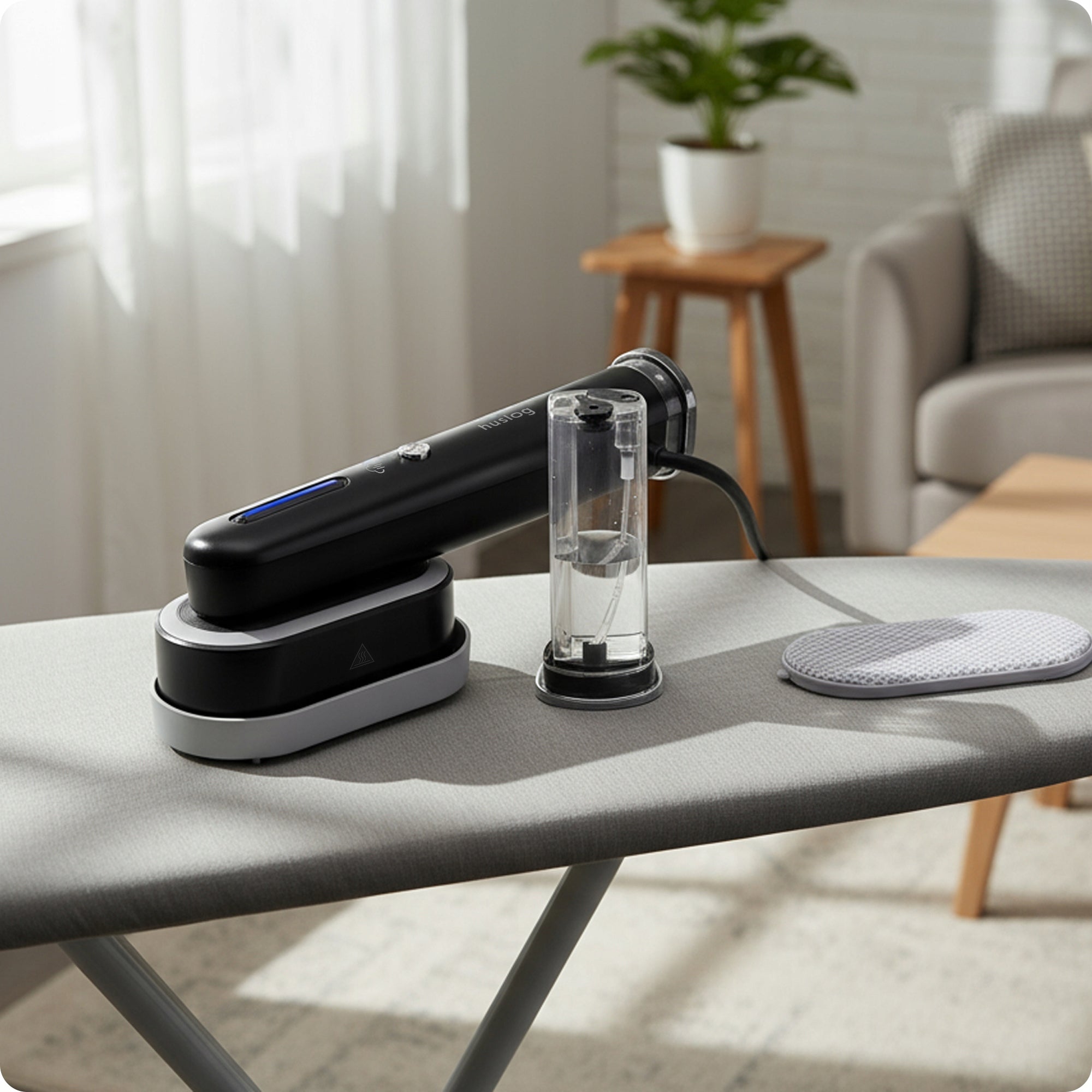 HUSLOG Steamer Steam iron 2in1 dry and steam 1300W Model AD-8753