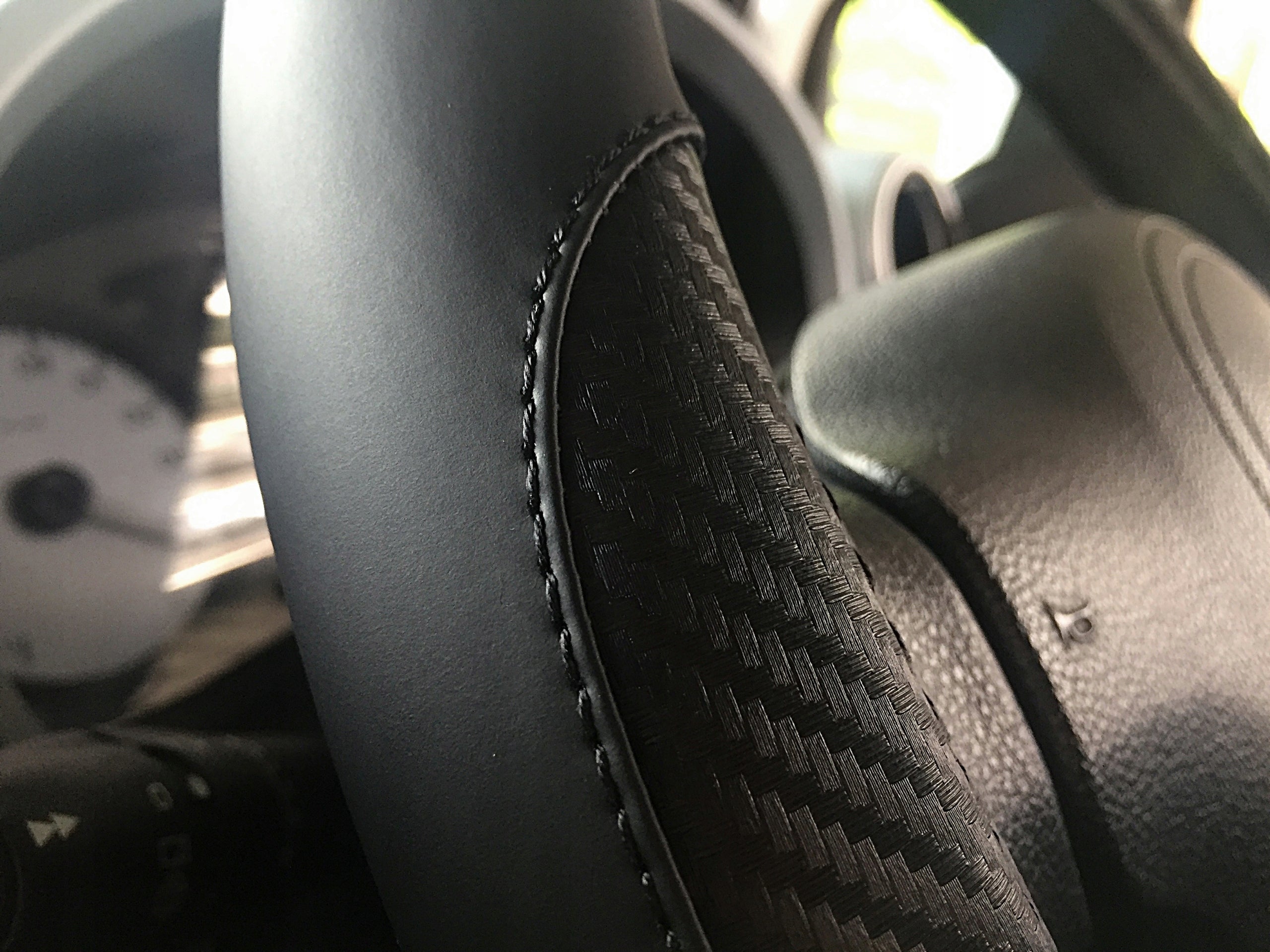 HYUNDAI i30 1 2 3 Tucson 1 2 3 4 steering wheel cover carbon leather Manufacturer no brand