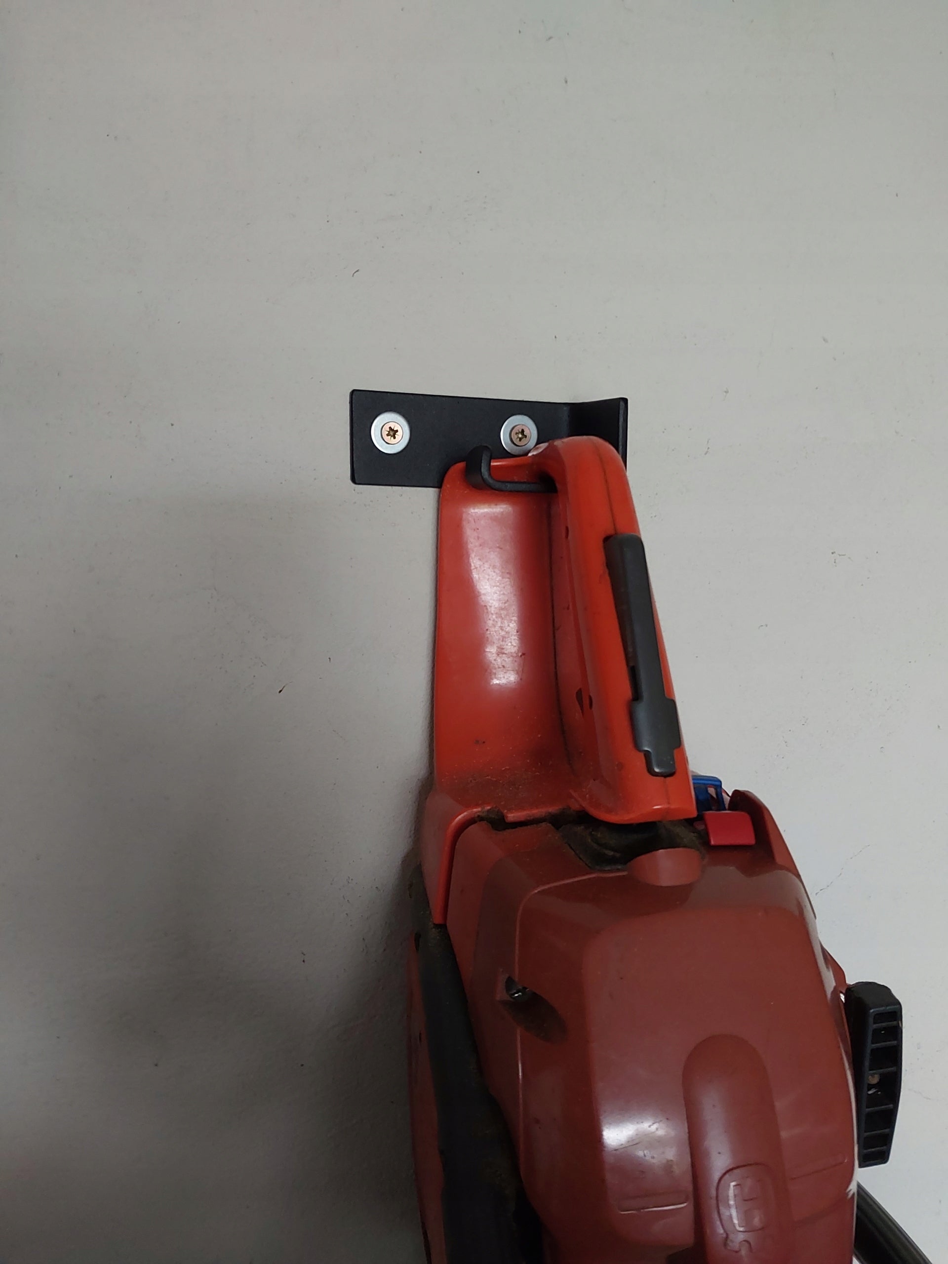 Hanger metal combustion saw holder saw set Dominant material metal