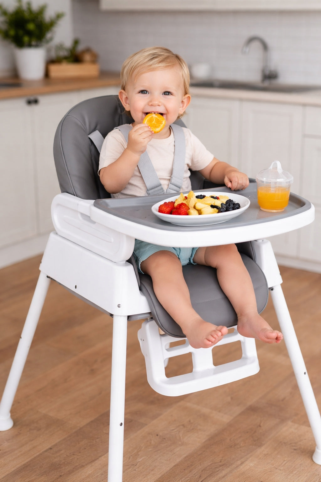 Highchair Child Feeding Seat 3in1 Folding With Safety Belts Packaging status original