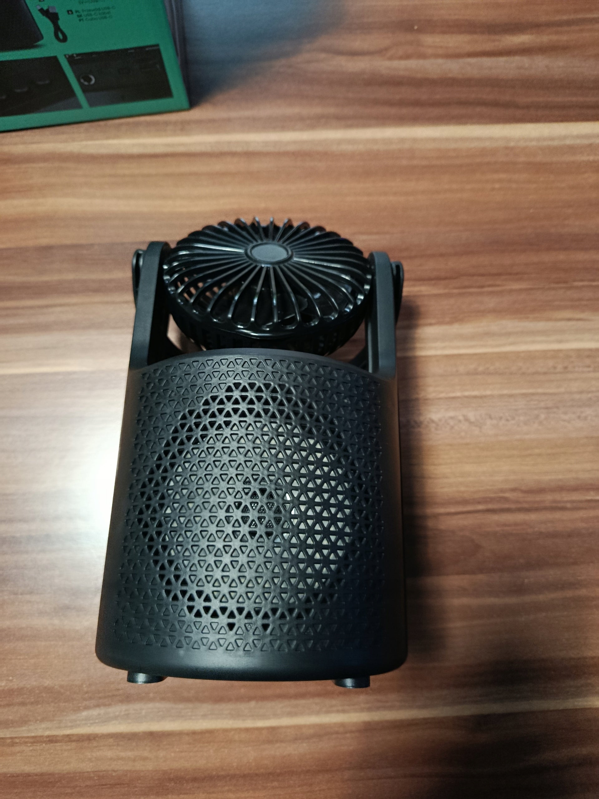 Hoffen Fan with Speaker RGB Bluetooth Backlight EAN (GTIN) 5902983636786