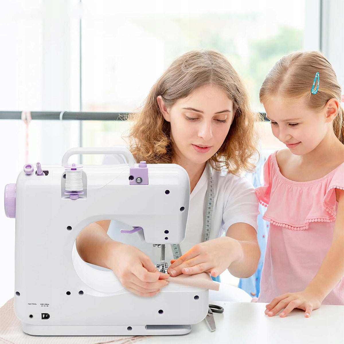 Home Mini Sewing Machine 12 Stitches with Pedal Tailor Set Freebie EAN (GTIN) 4006743734918