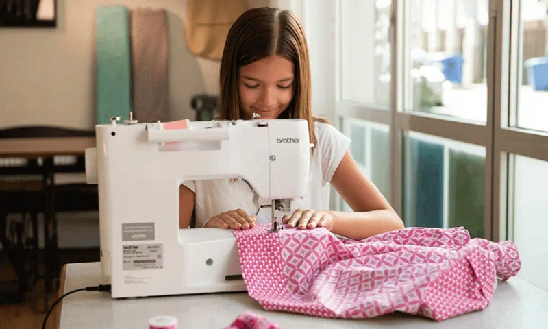 Home sewing machine Brother A50 Sewing features embroidery hole edging