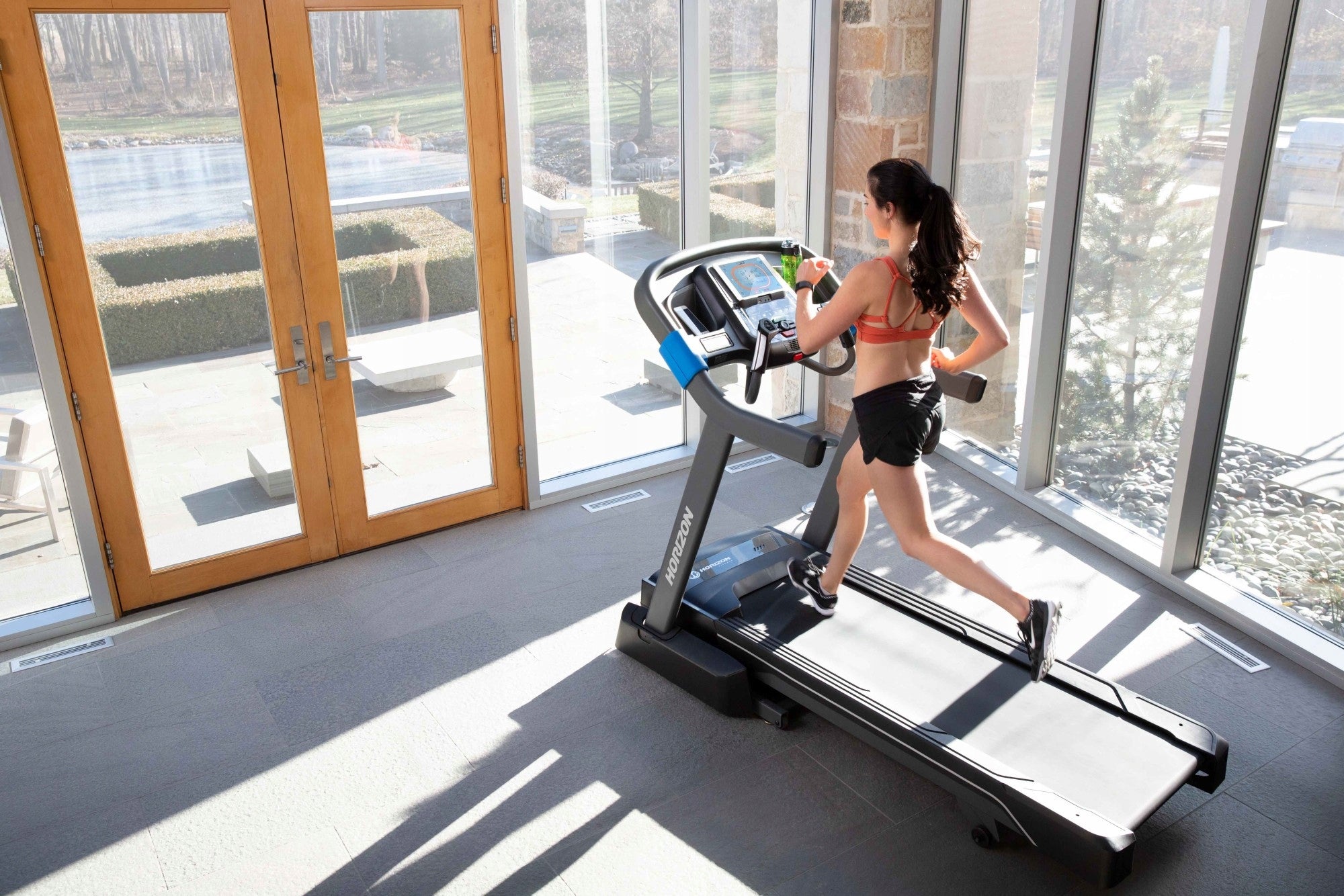 Horizon 7.0 AT electric treadmill up to 150 kg Additional features Bluetooth speakers keyboard shortcuts transport wheels place for water bottle place for mobile phone/tablet foldable touch sensors headphone jack display