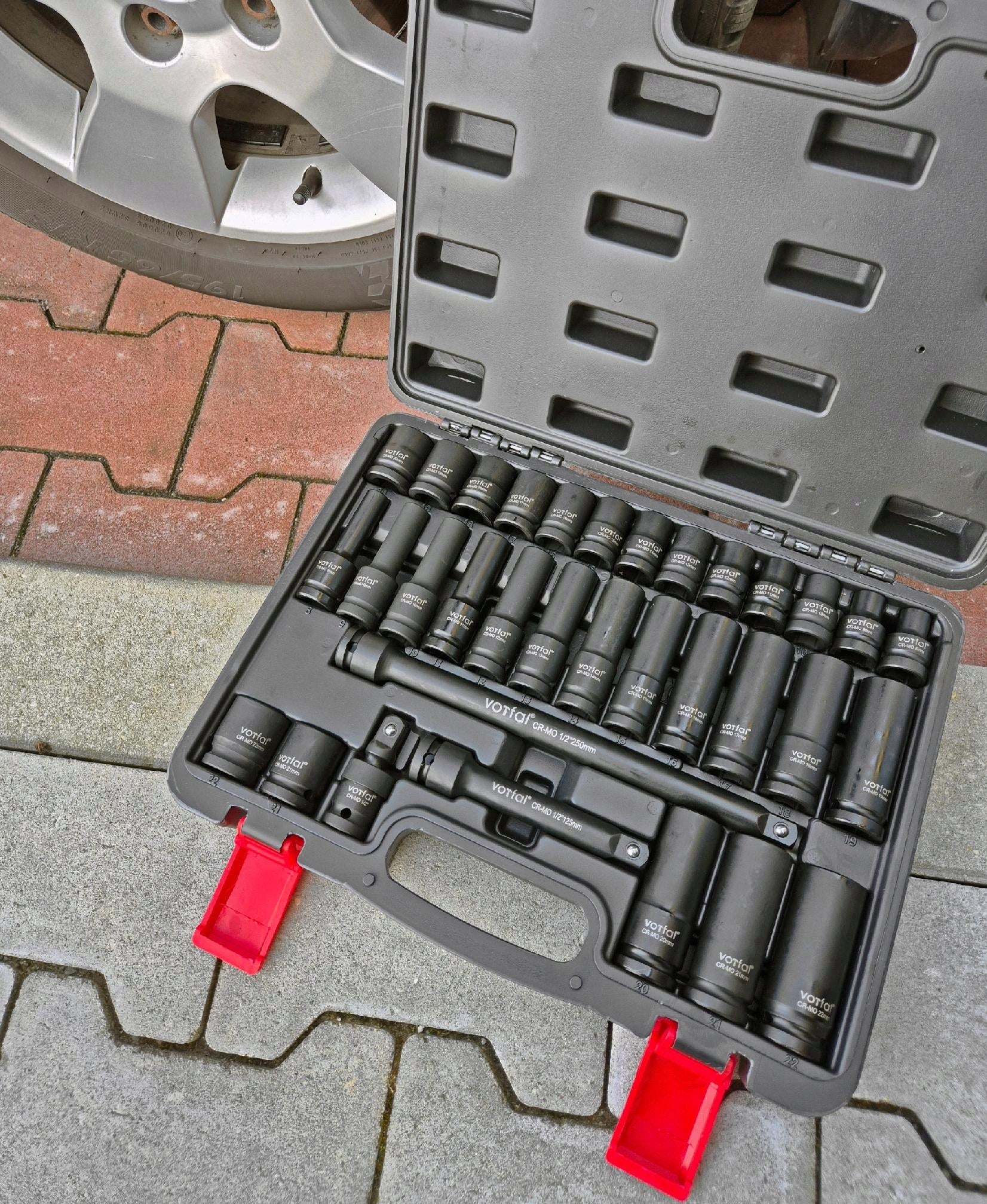 IMPACT SOCKET SET 8-22 IMPACT SOCKETS 1/2 IMPACT 33 EXTENSION CR-MO Manufacturer code V088136