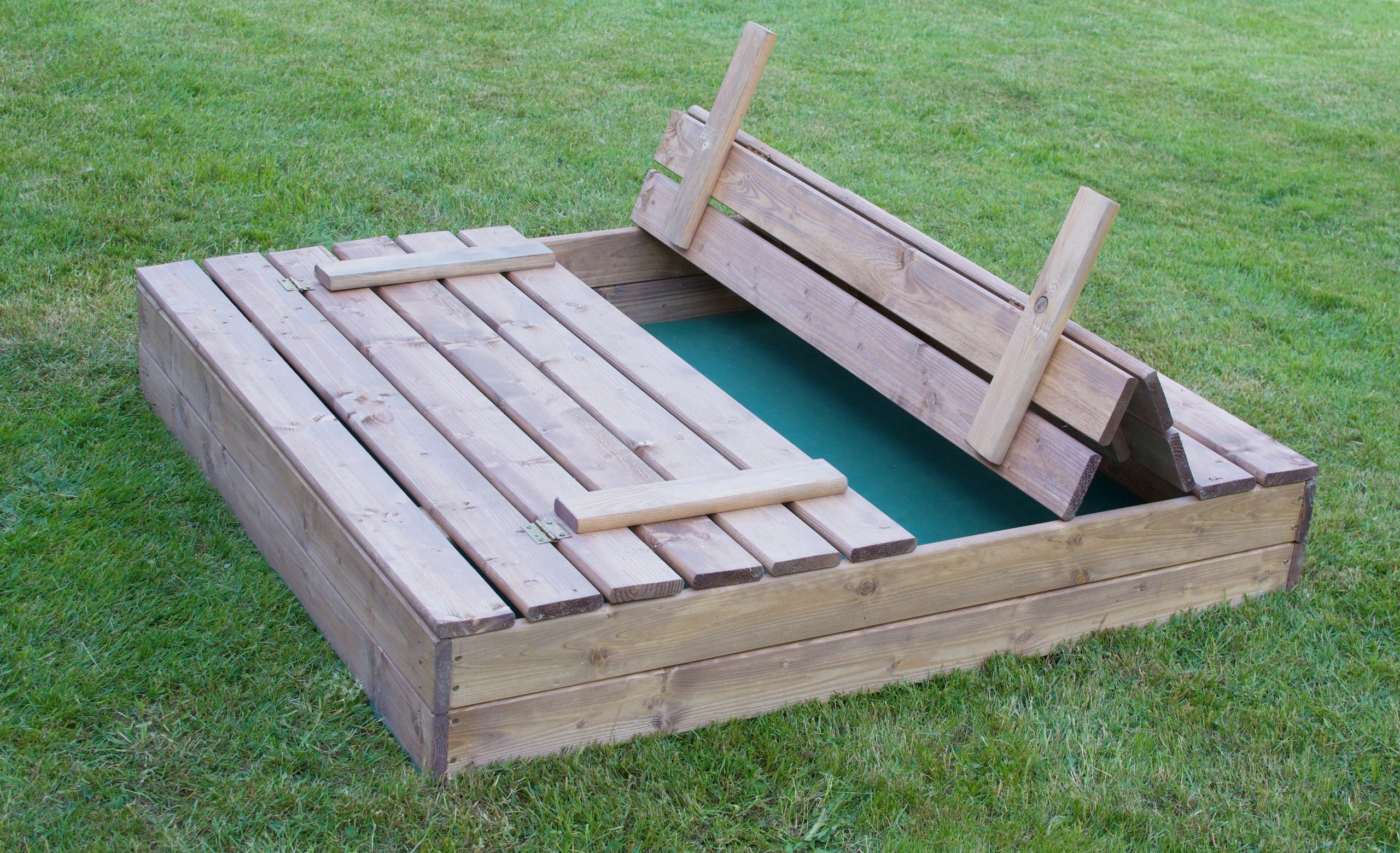 IMPREGNATED WOODEN SANDBOX, strong, lockable, benches, 120 cm + FREEBIES Kind wooden