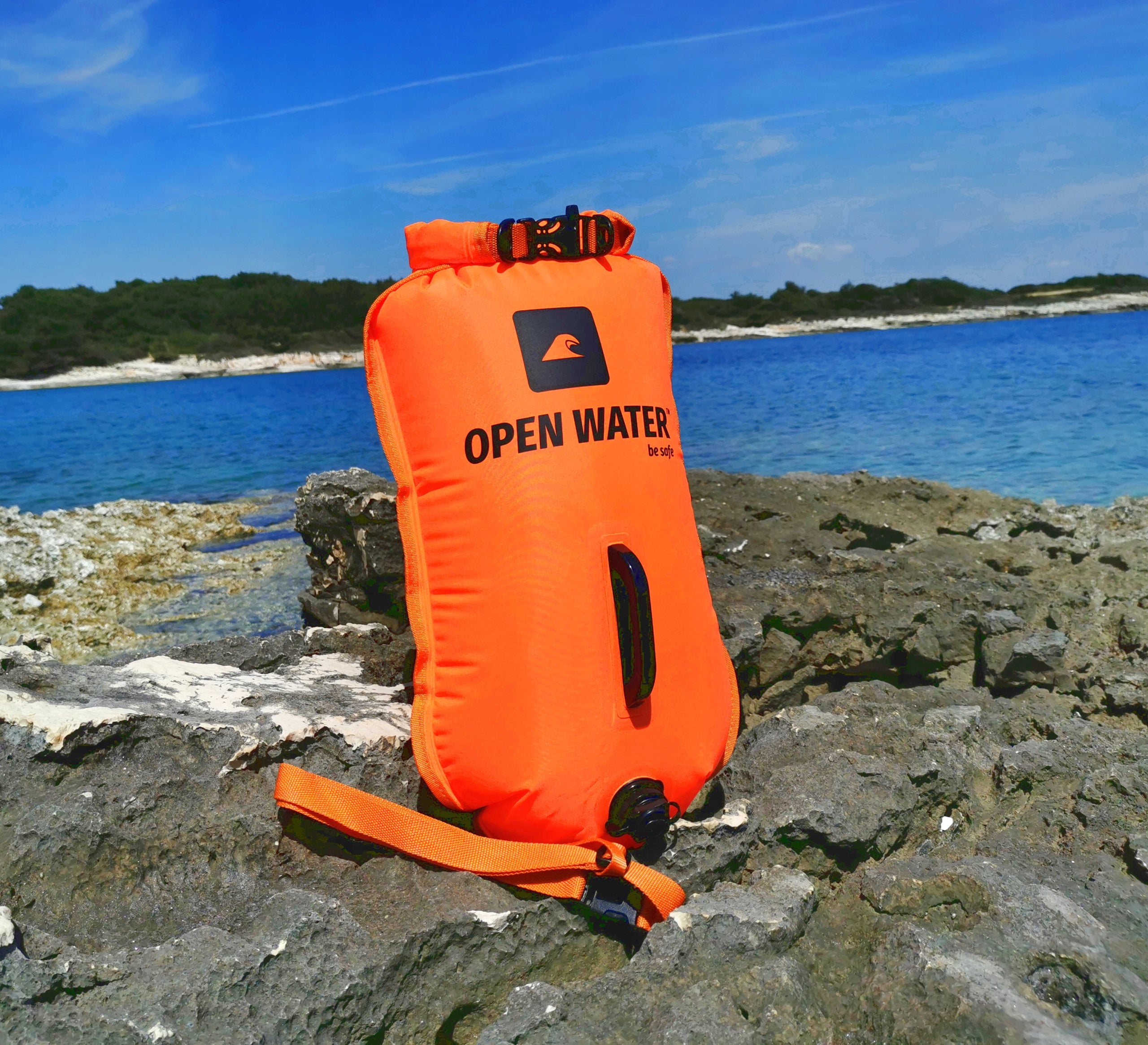 INFLATABLE SAFETY BUOY 28L LARGE SWIMMING BUOY + DRY POCKET 2in1 EAN (GTIN) 5906874150351