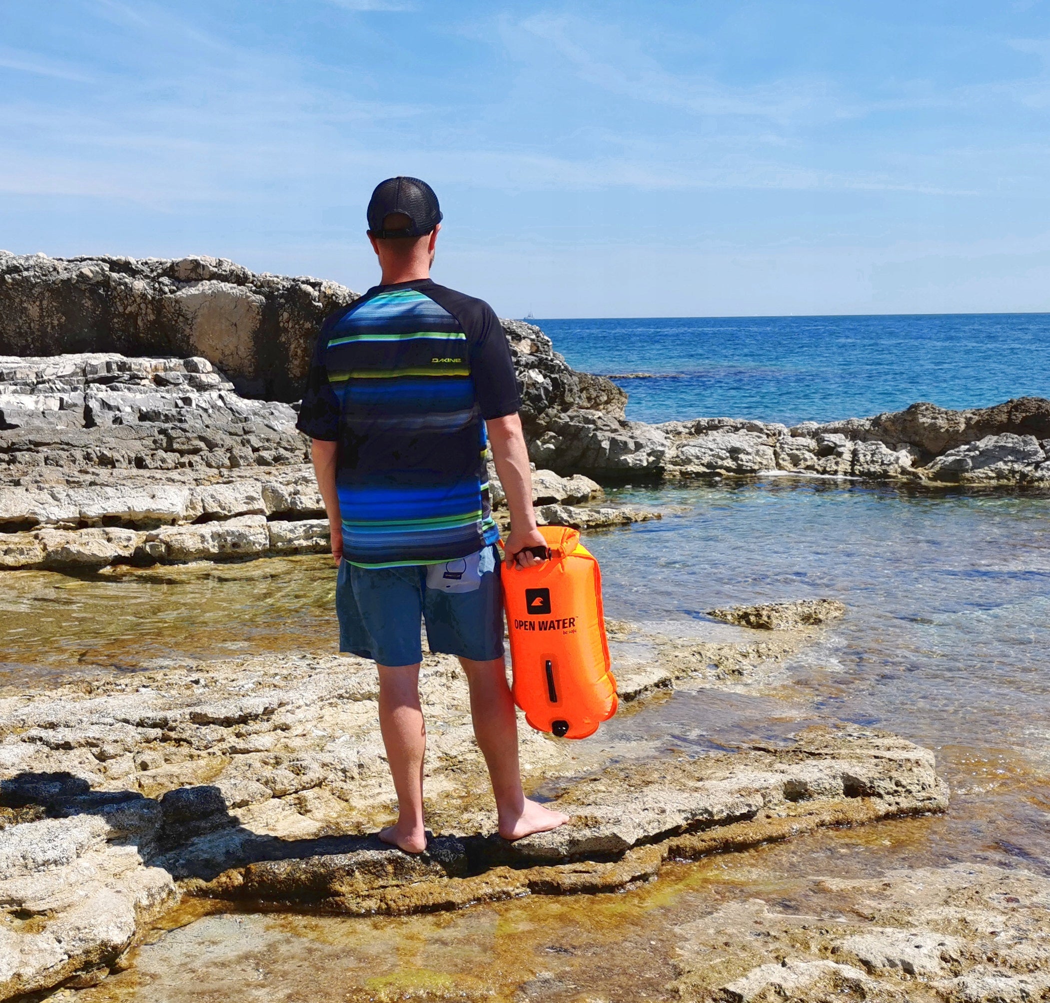 INFLATABLE SAFETY BUOY 28L LARGE SWIMMING BUOY + DRY POCKET 2in1 Kind rescue buoy