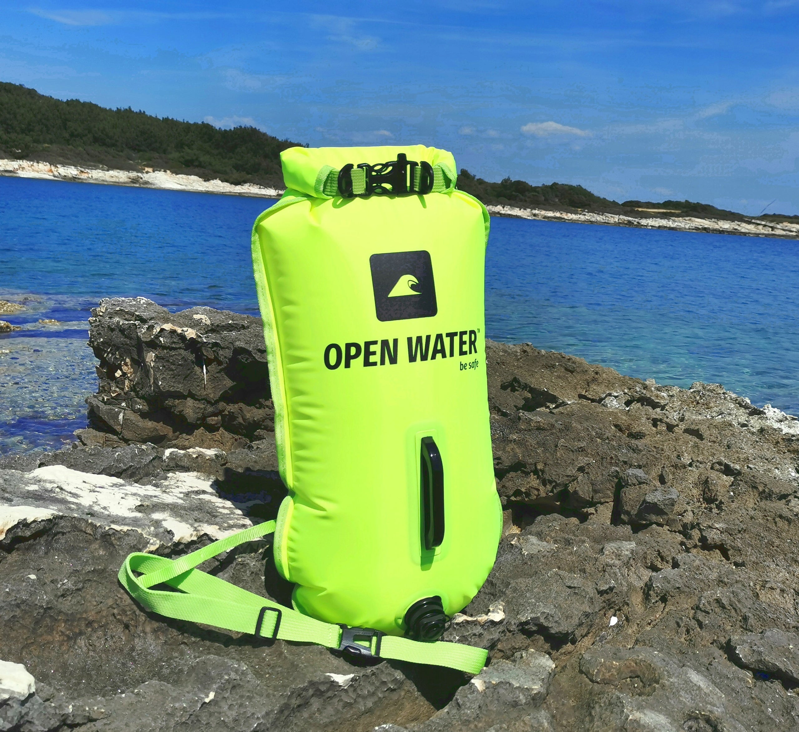 INFLATABLE SAFETY BUOY 28L LARGE SWIMMING BUOY + DRY POCKET YELLOW EAN (GTIN) 5906874150351