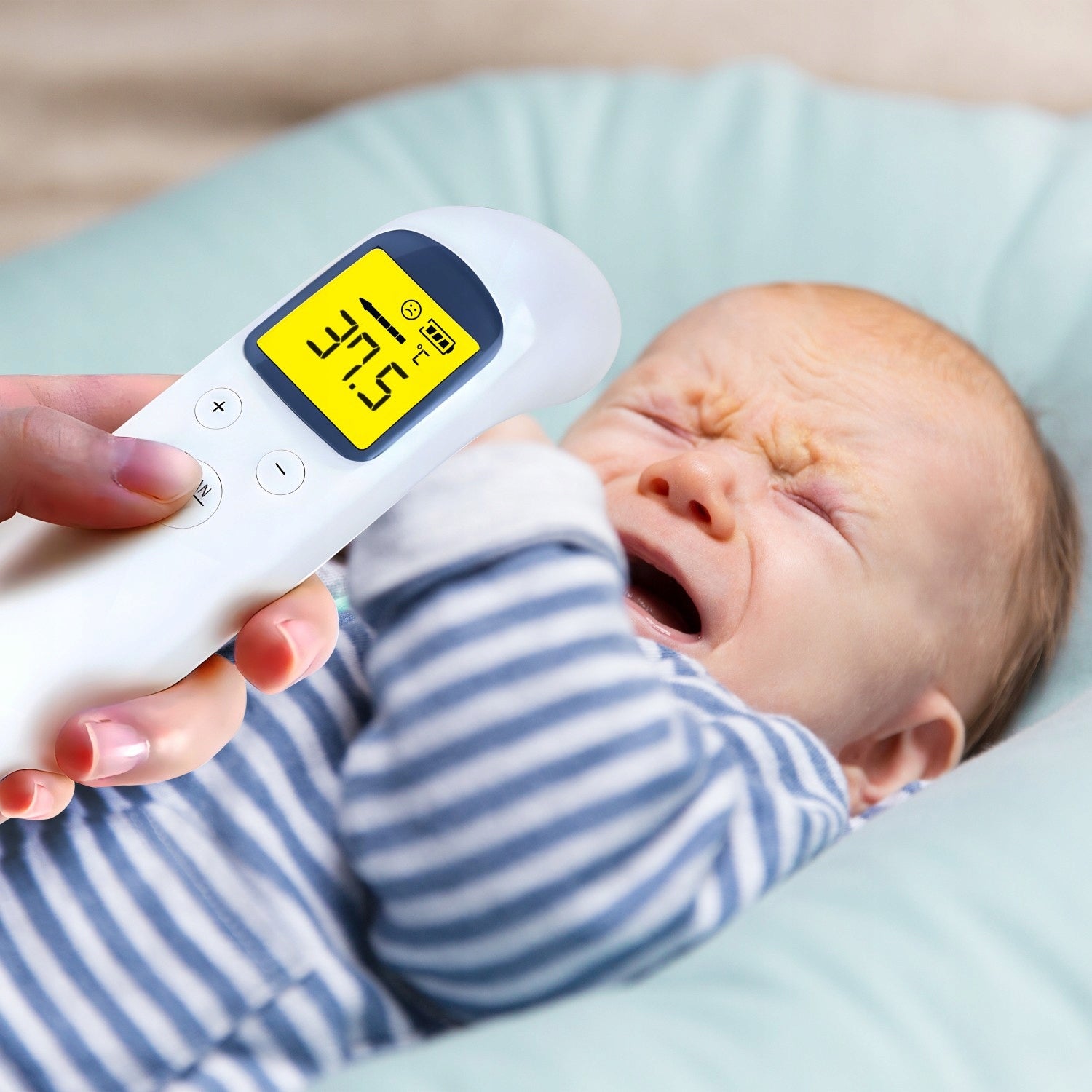 INFRARED NON-CONTACT LCD THERMOMETER ELECTRONIC ACCURATE 3 COLORS EAN (GTIN) 5907581256725