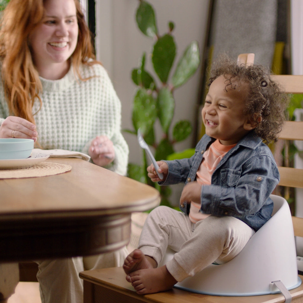INGENUITY Highchair attached to chair,belts, blue Manufacturer code 17484-3