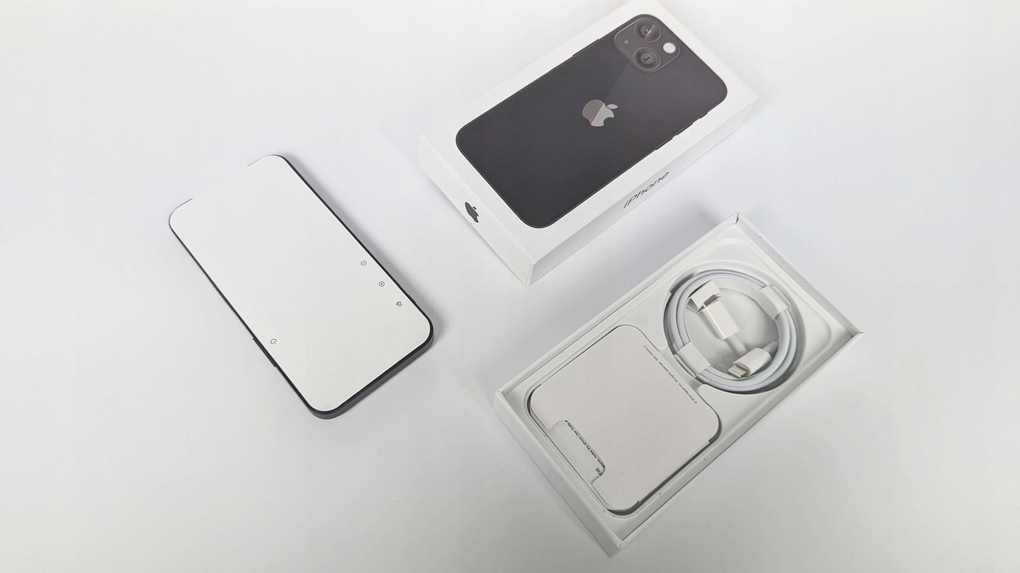 IPHONE 13 MINI 4GB 256GB full set Charger included no