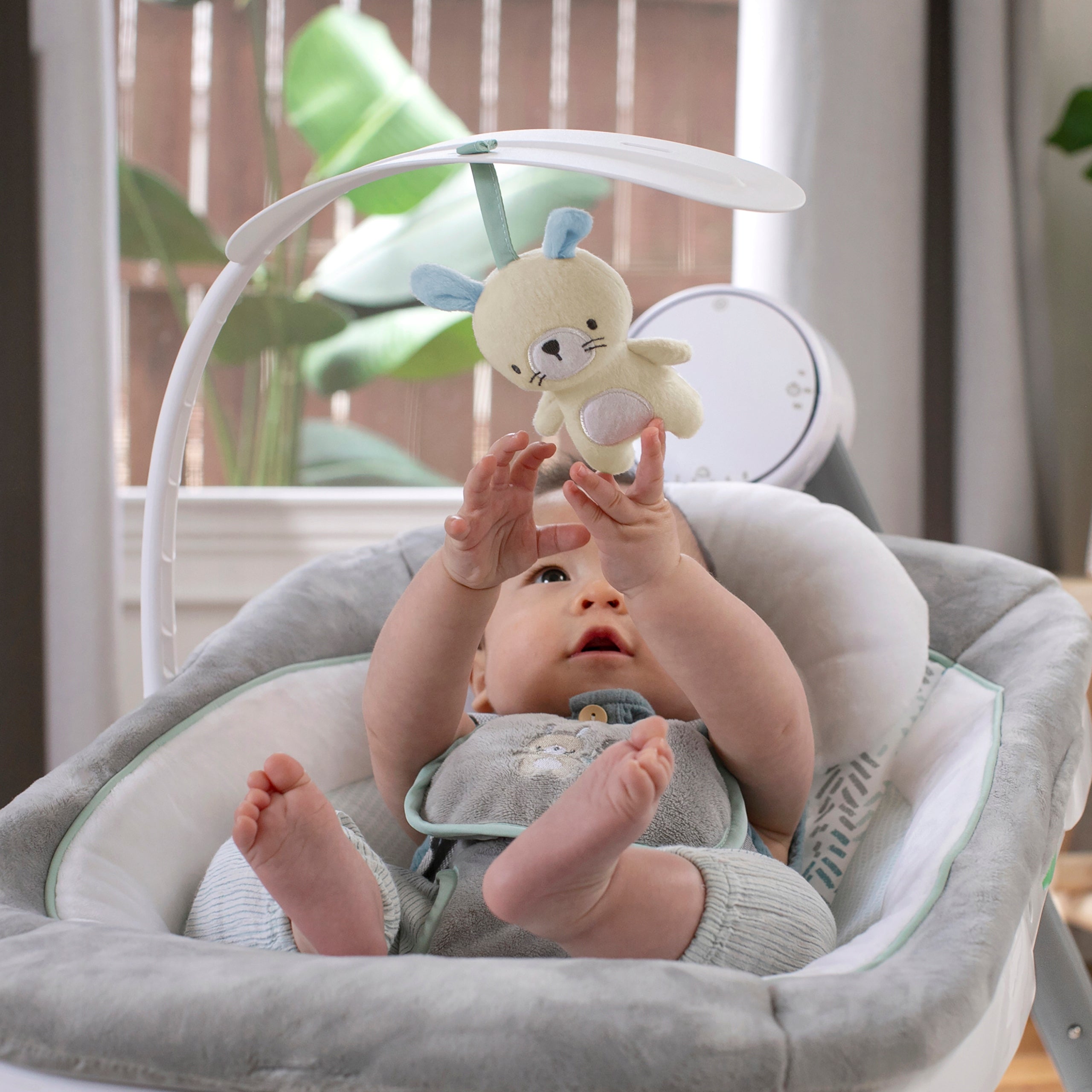 Infant Swing 2in1 With USB Vibration Ingenuity Brand Ingenuity