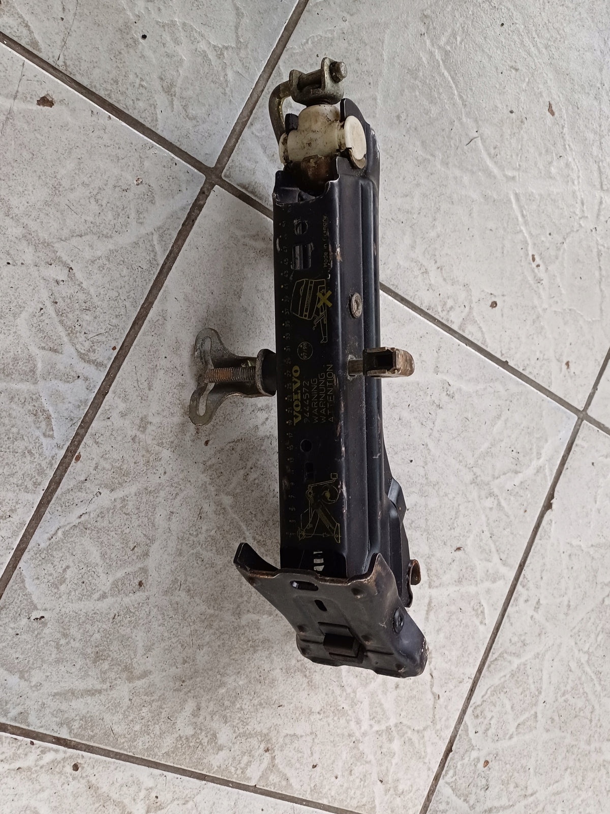 JACK VOLVO S60 S80 S70 V70 Minimum lifting height 10 mm
