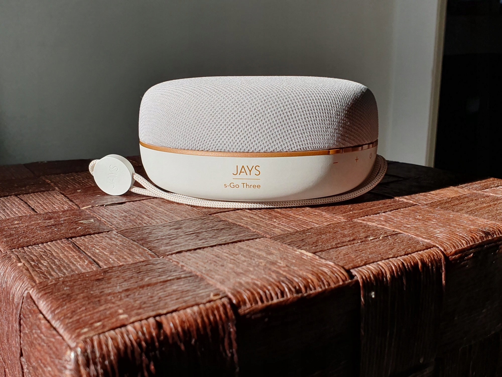 JAYS s-Go Three MOBILE SPEAKER WITH BLUETOOTH, BEAUTIFUL SWEDISH VERSION BANG A1 EAN (GTIN) 7350033658031