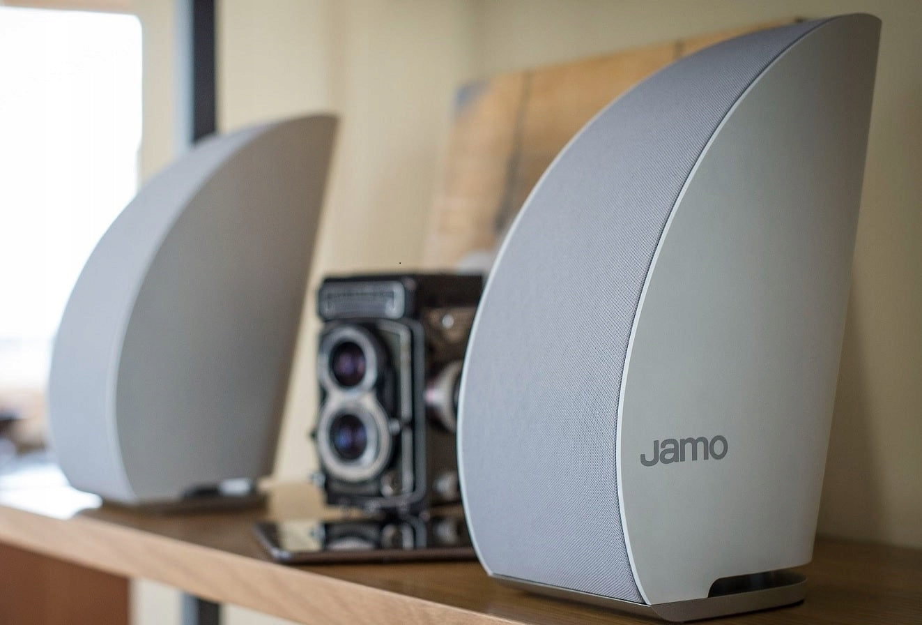Jamo DS5 white bookshelf speaker pair Color white