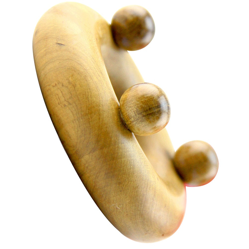 KHAKI SANDALWOOD HANDHELD NECK AND SHOULDER MASSAGER WITH SMOOTH EDGES Kind hands