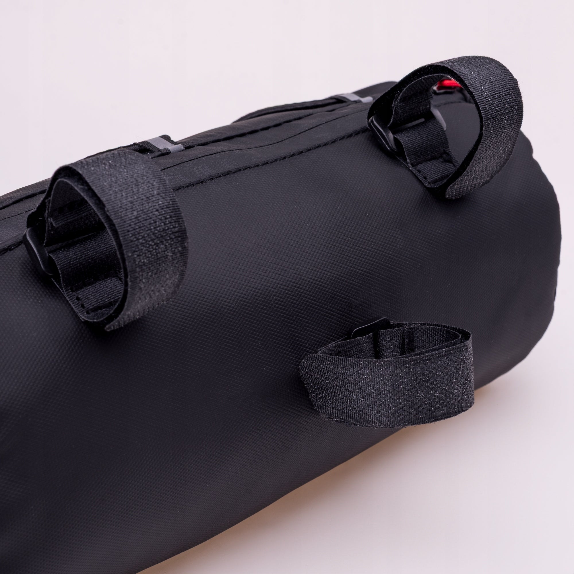 KIEROK RADVIK pouch Kind front