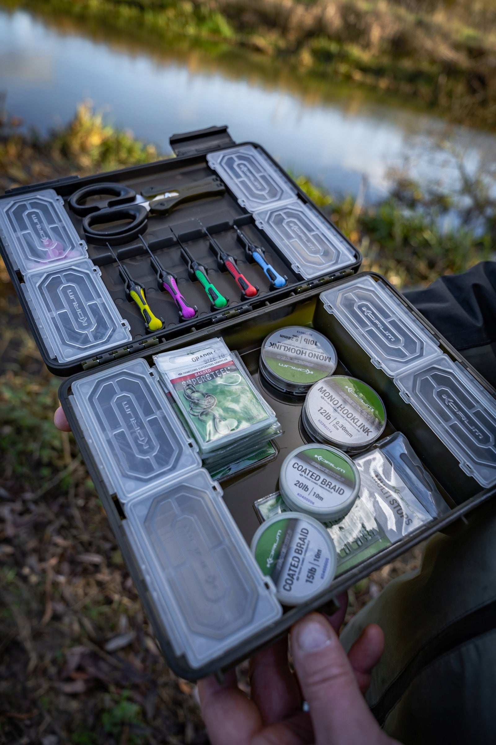 KORUM BOX FOR AKCESORIA TACKLE SLIM BLOX - FULLY LOADED + NEEDLES + SCISSORS Packaging status original