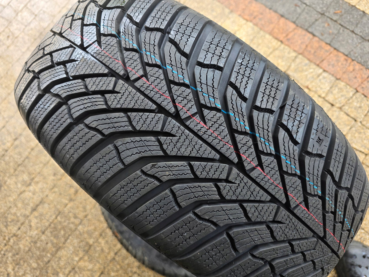 KUMHO WINTER WP52 225 45 17 Season winter