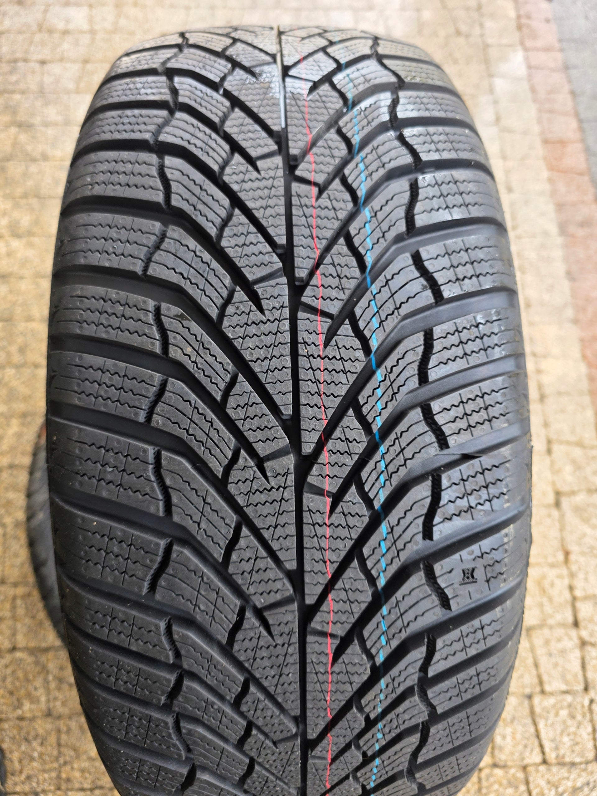 KUMHO WINTER WP52 225 45 17