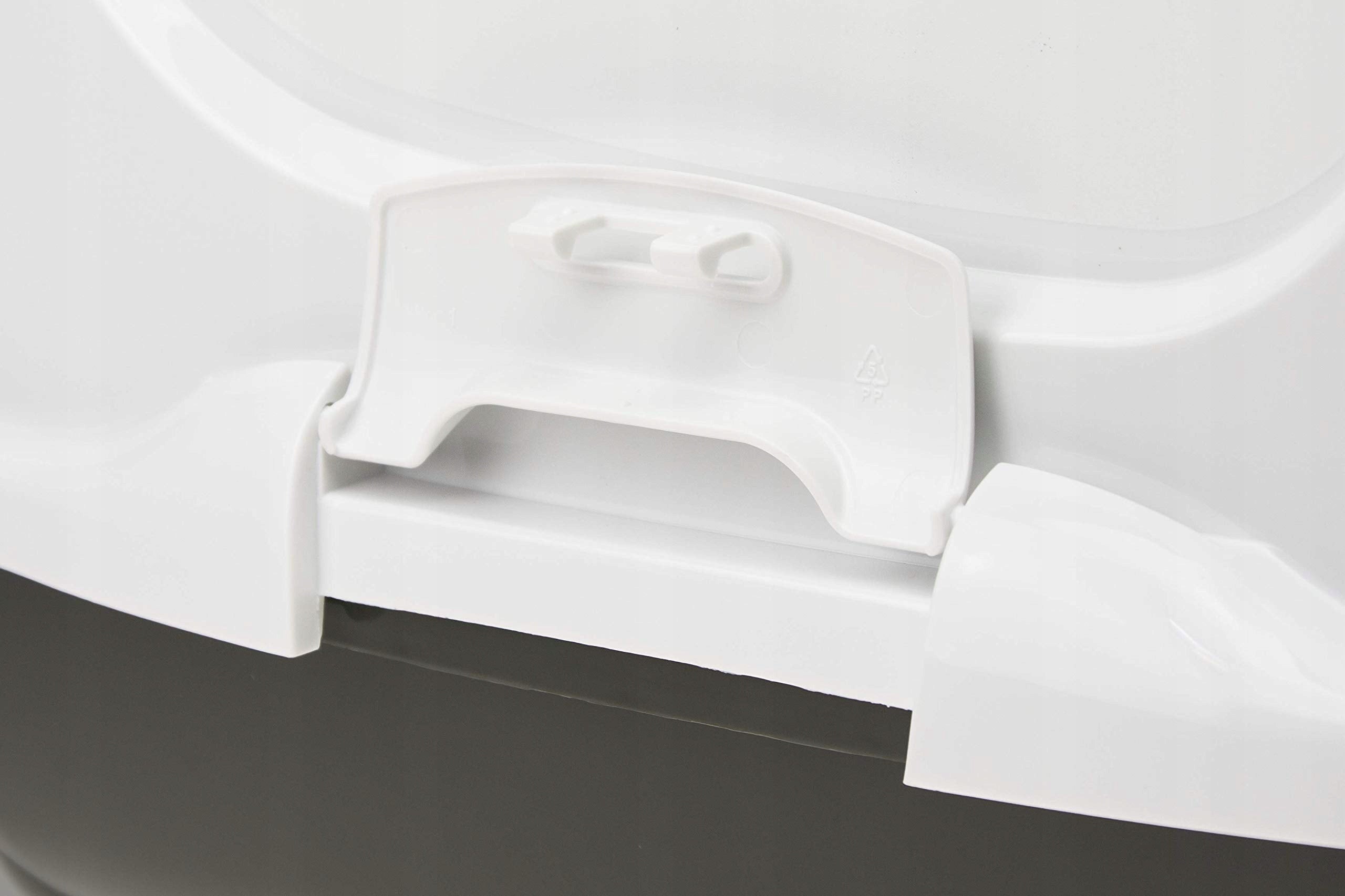 Karlie closed litter box 50 cm x 37 cm x 39 cm Model 522122