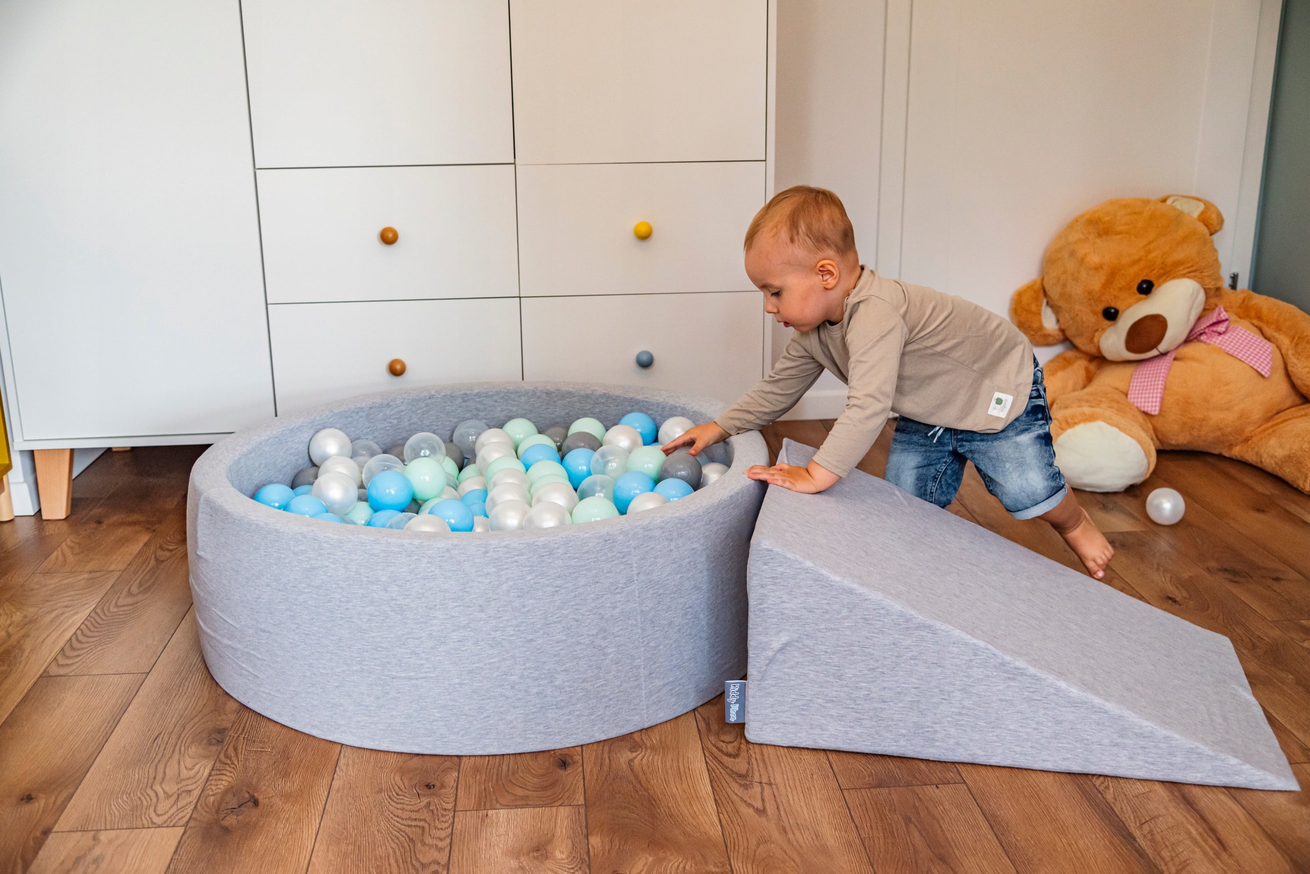KiddyMoon Foam Set Square Toys FOR CHILDREN 200 balls PPZP-OK30D-112 Brand KiddyMoon
