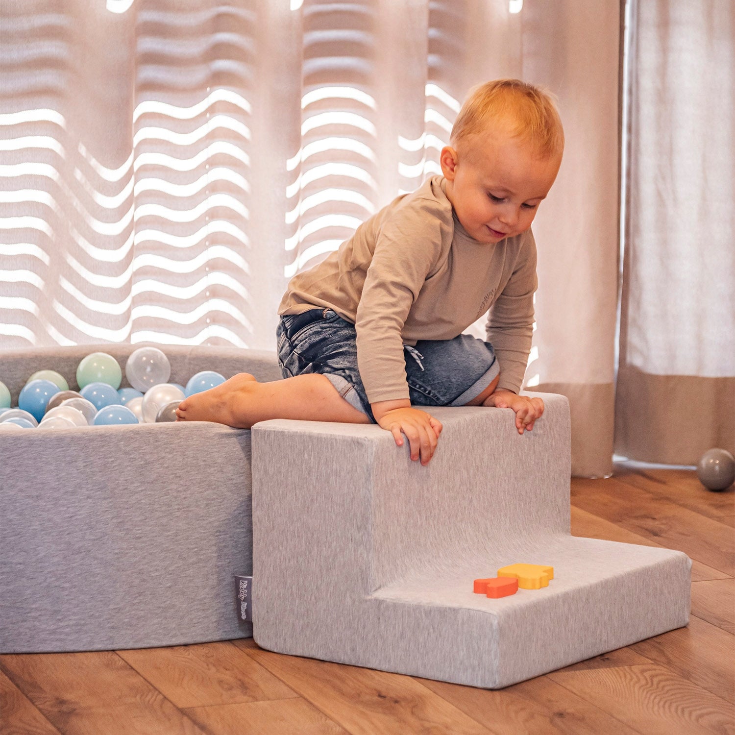 KiddyMoon Foam square toys light grey 200 balls PPZP-OK30D-122 Color white