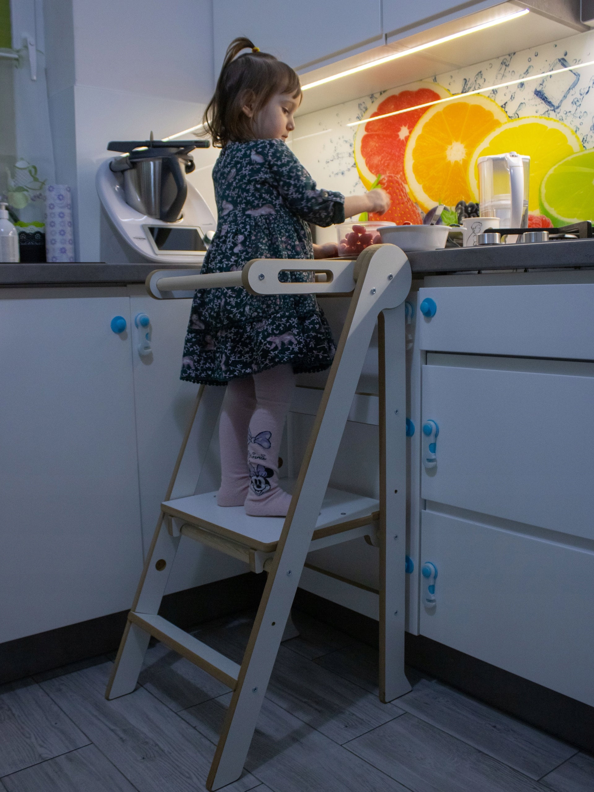 Kitchen Helper Folding - Kitchen Helper for Kids - 18 mm Thick Plate Manufacturer code 0254