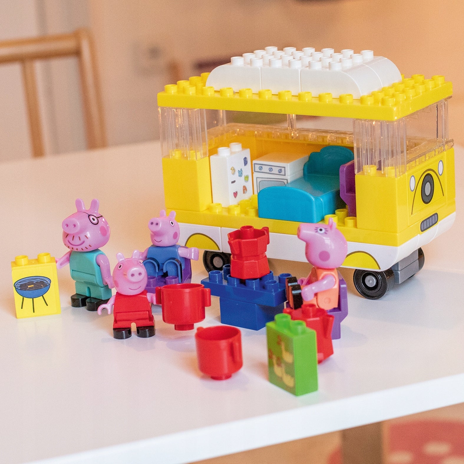 Kaldėlės su figūrėlėmis Big Kiaulytė Pepa (Peppa Pig), 54 vnt.