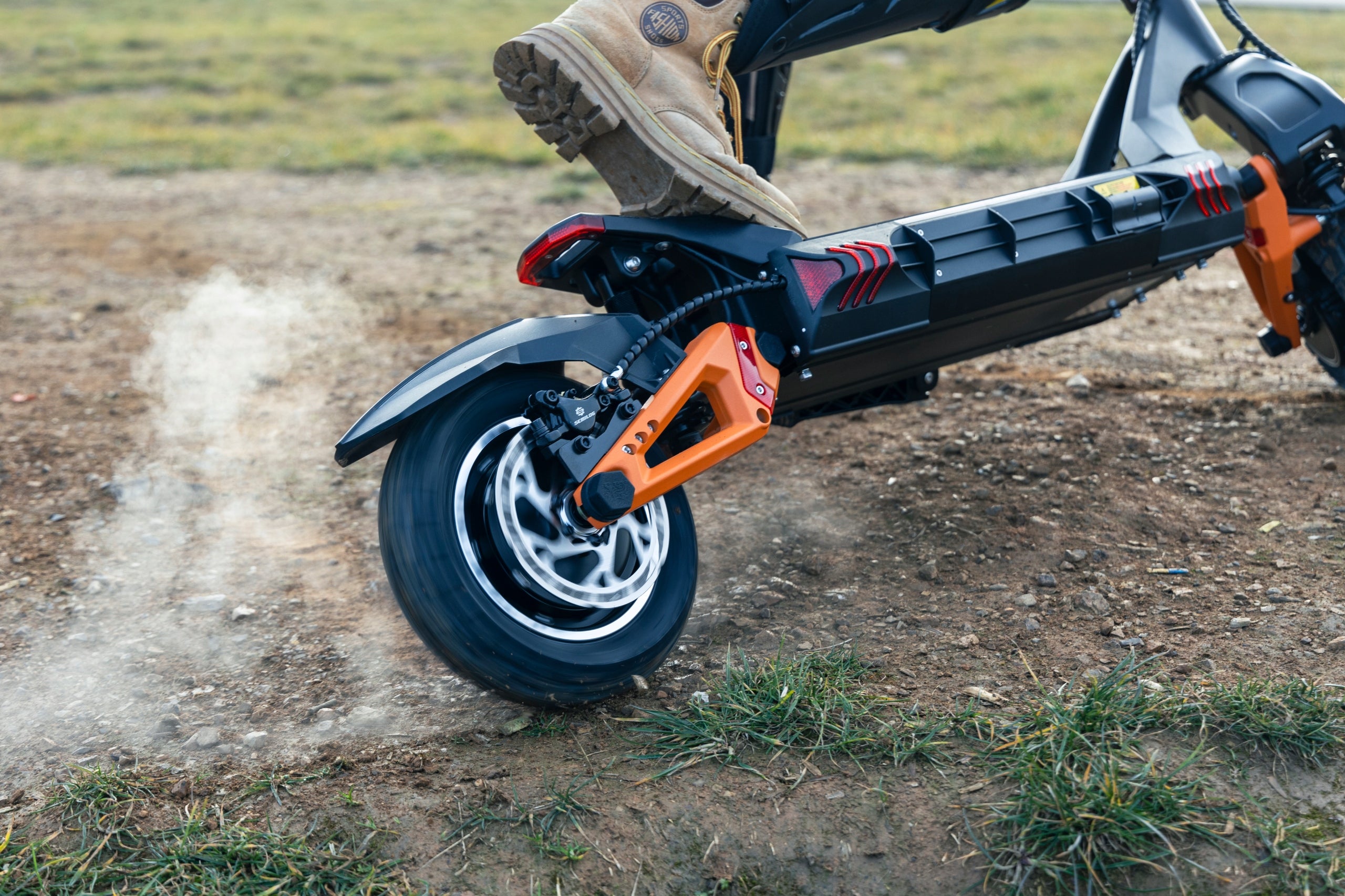KuKirin G3 Pro Electric Scooter 2400W 10-Inch Off-Road Tires Weight 30 kg