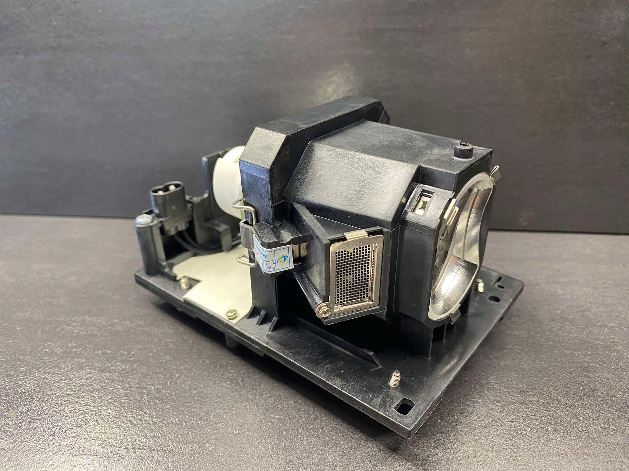 LAMP CP-WU5500 CP-WU5505 CP-WU5506M CP-WX5500 CP-WX5505 CP-X5500 DT01931 Brand Maxell