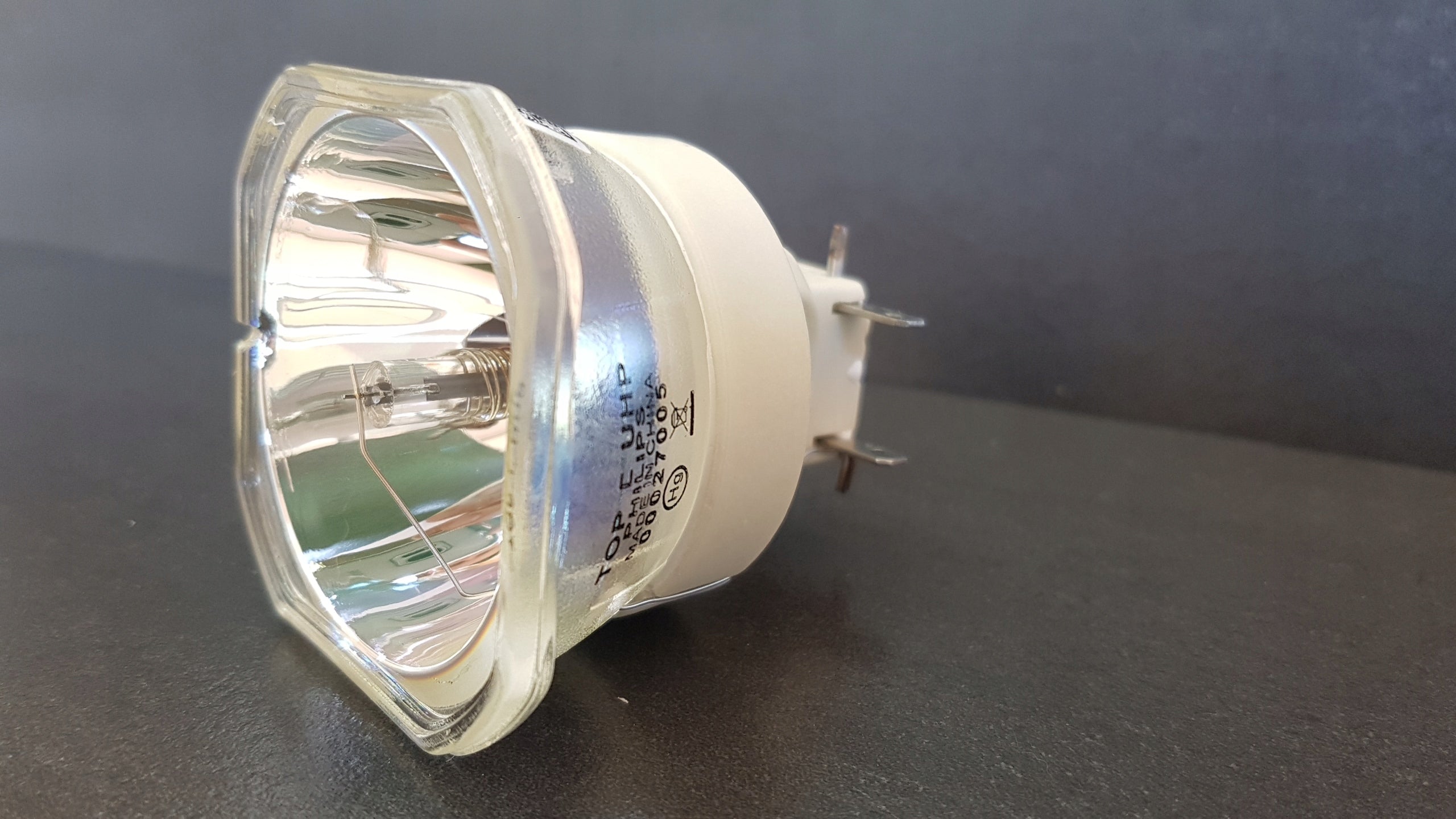 LAMP ELPLP74 EB-1930 EB-1935 EB-C740X EB-C745WN EB-C745XN Brand Epson