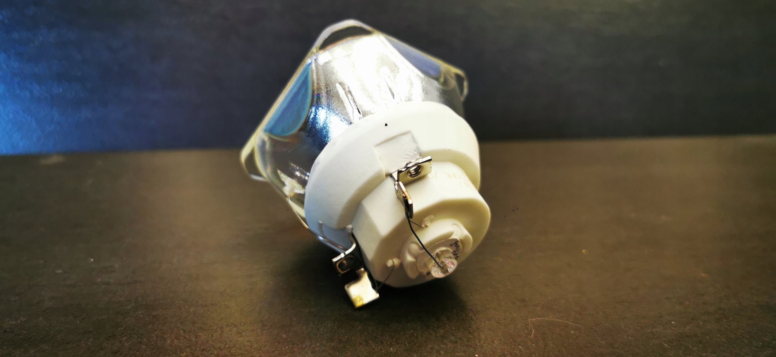 LAMP NEC P401W+ P451W+ P451X+ NP-PE501XG NP-PE501XJL NP-P451XJL-N2 EAN (GTIN) 5904162426119