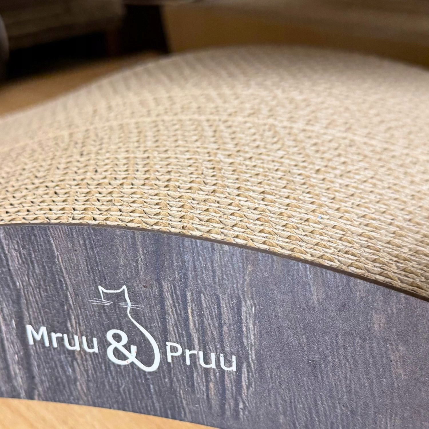LARGE CARDBOARD CAT SCRATCRATOR BED 78x28x24 cm Mruu&Pruu Brand Mruu&Pruu