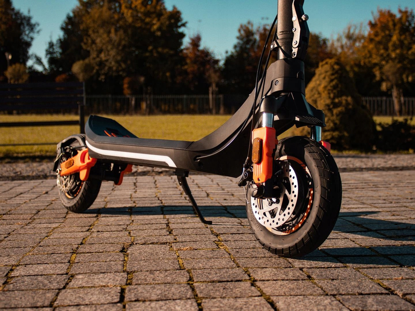 LARGE ELECTRIC SCOOTER LONG PLATFORM RANGE 60KM TECHLIFE R5 Weight 27 kg
