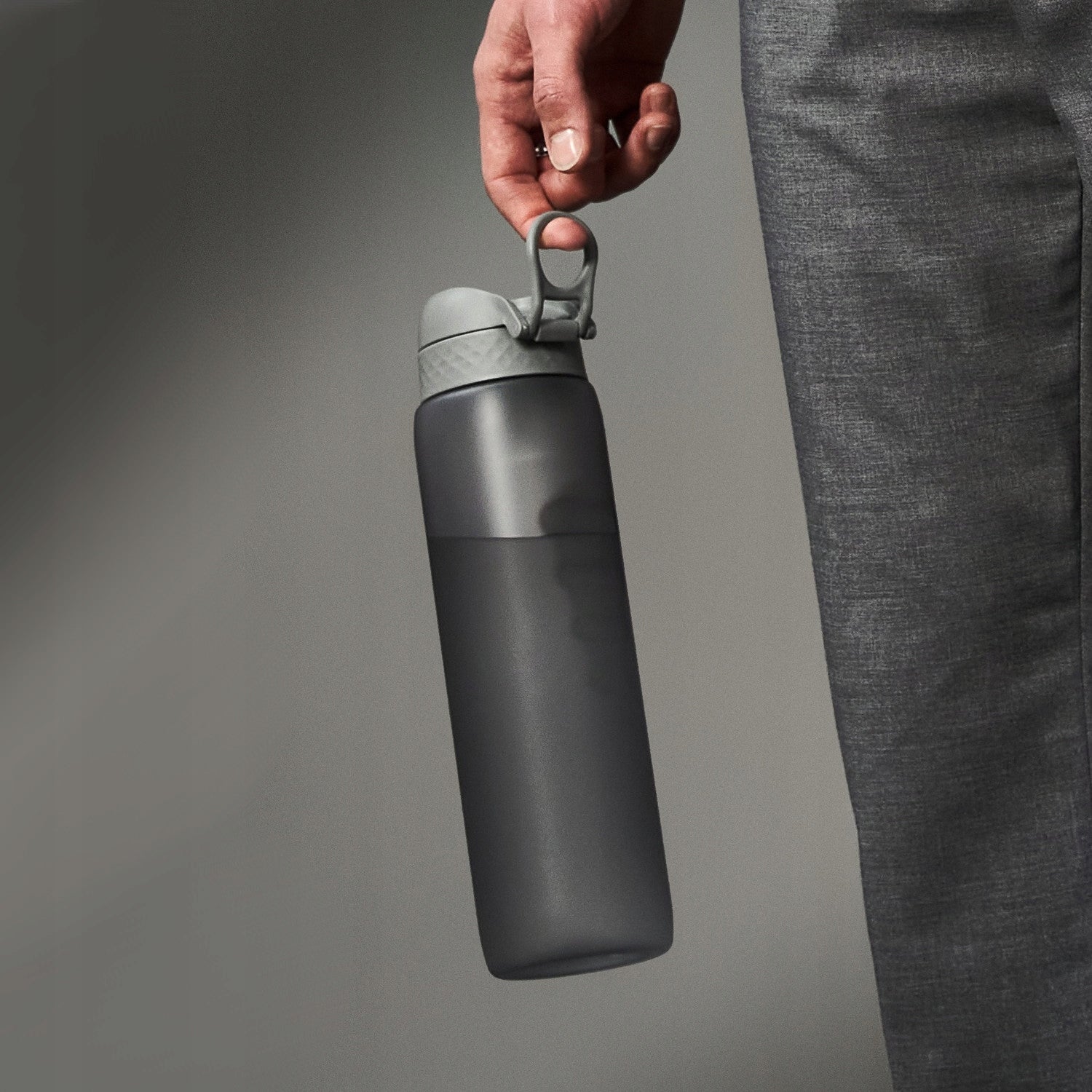 LARGE WATER BOTTLE -ATEST PZH- GREY SPORTS GYM TRAINING ION8 1 LITER Volume 1000 ml