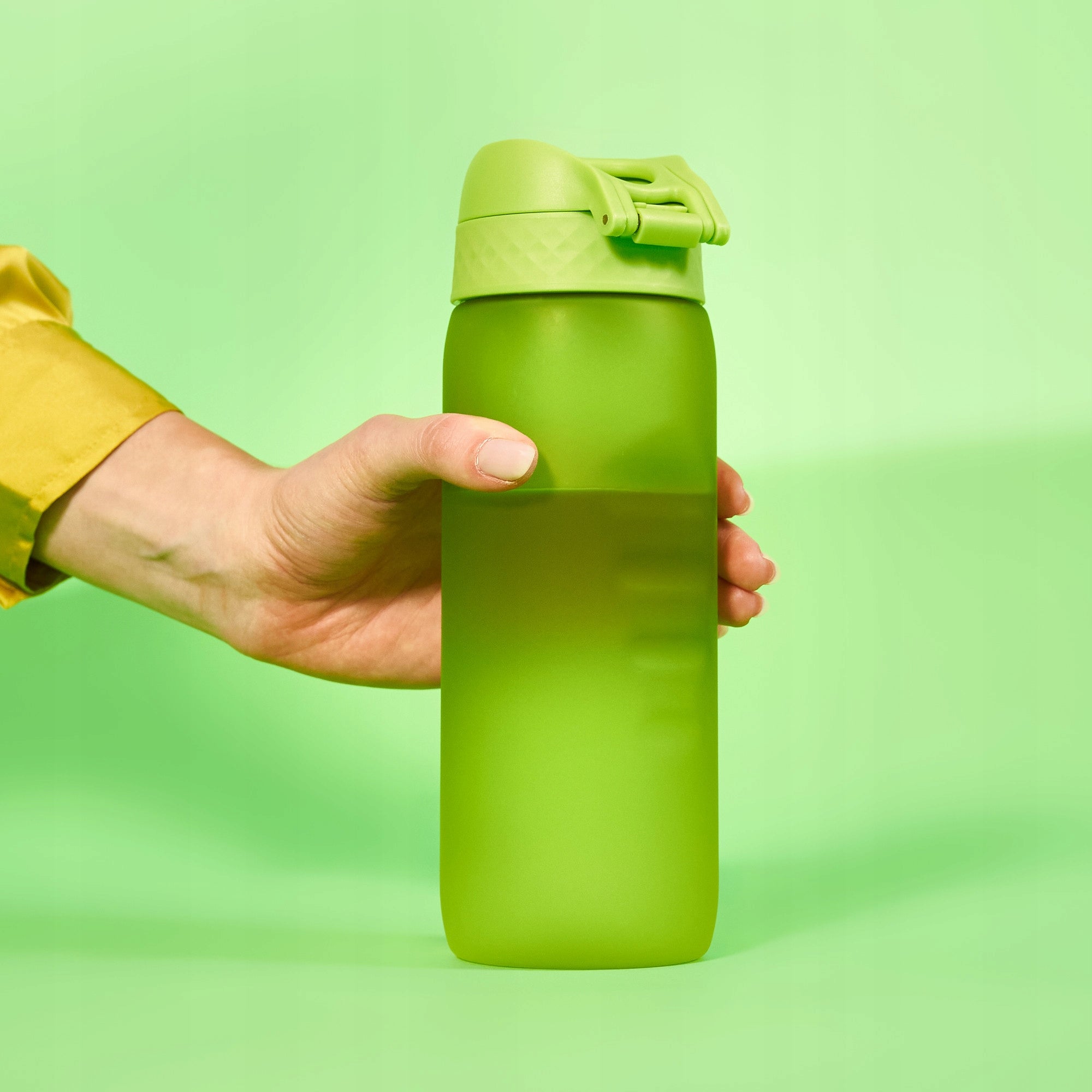 LARGE WATER BOTTLE - PZH- PREMIUM LIGHTWEIGHT - ELEGANT ION8 0,75 L 750 ml Manufacturer code I8RF750GRE